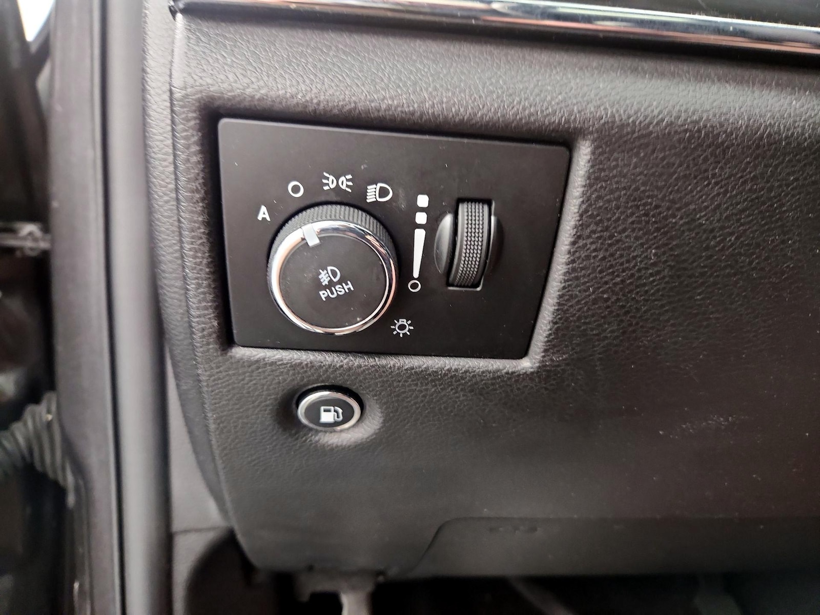 2020 Jeep Grand Cherokee Limited - Photo 14