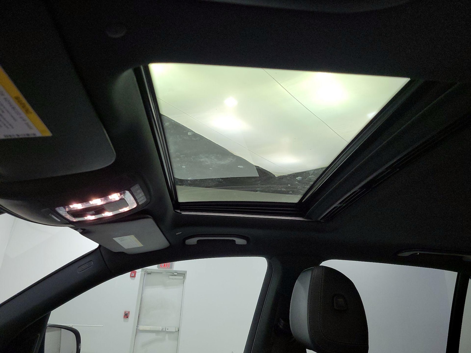 Sunroof(s) & Overhead Airbags