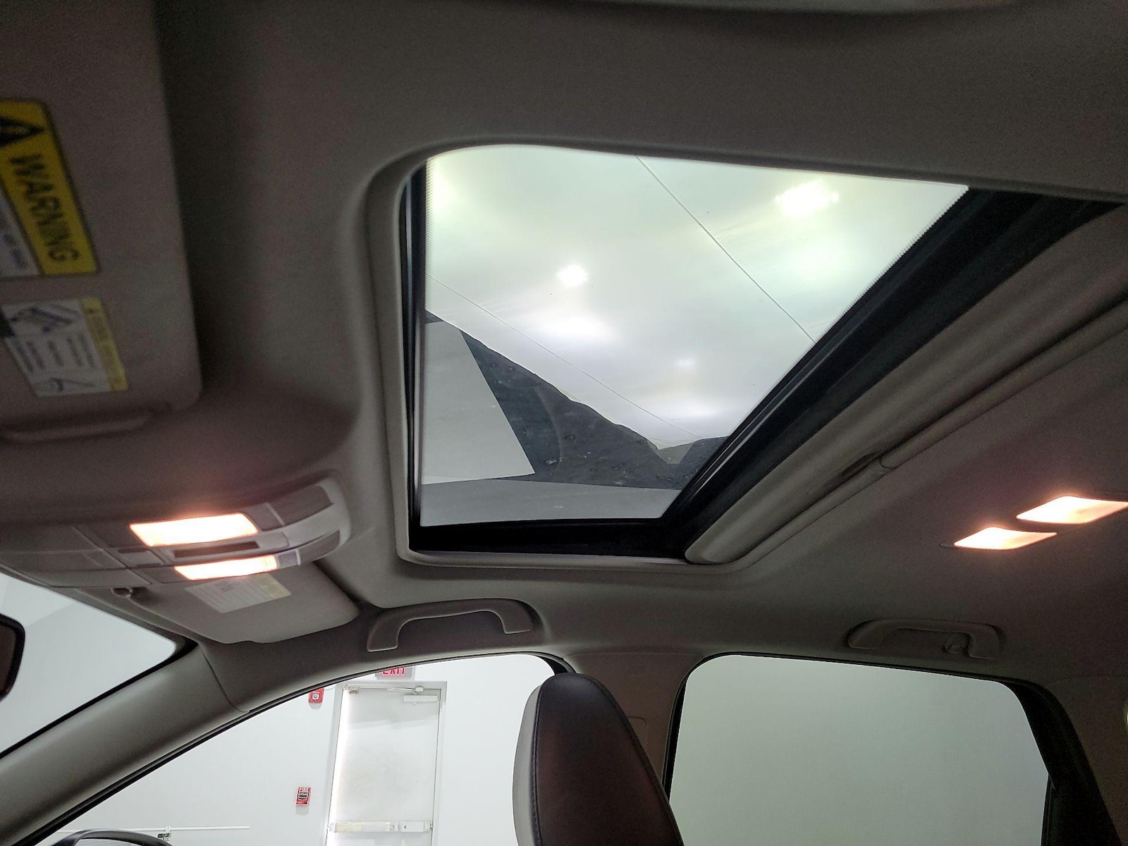 Sunroof(s) & Overhead Airbags