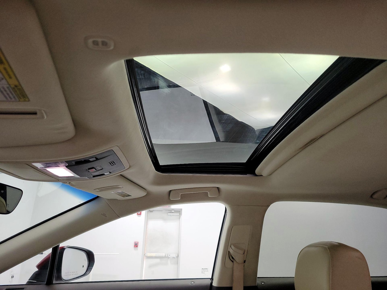 Sunroof(s) & Overhead Airbags