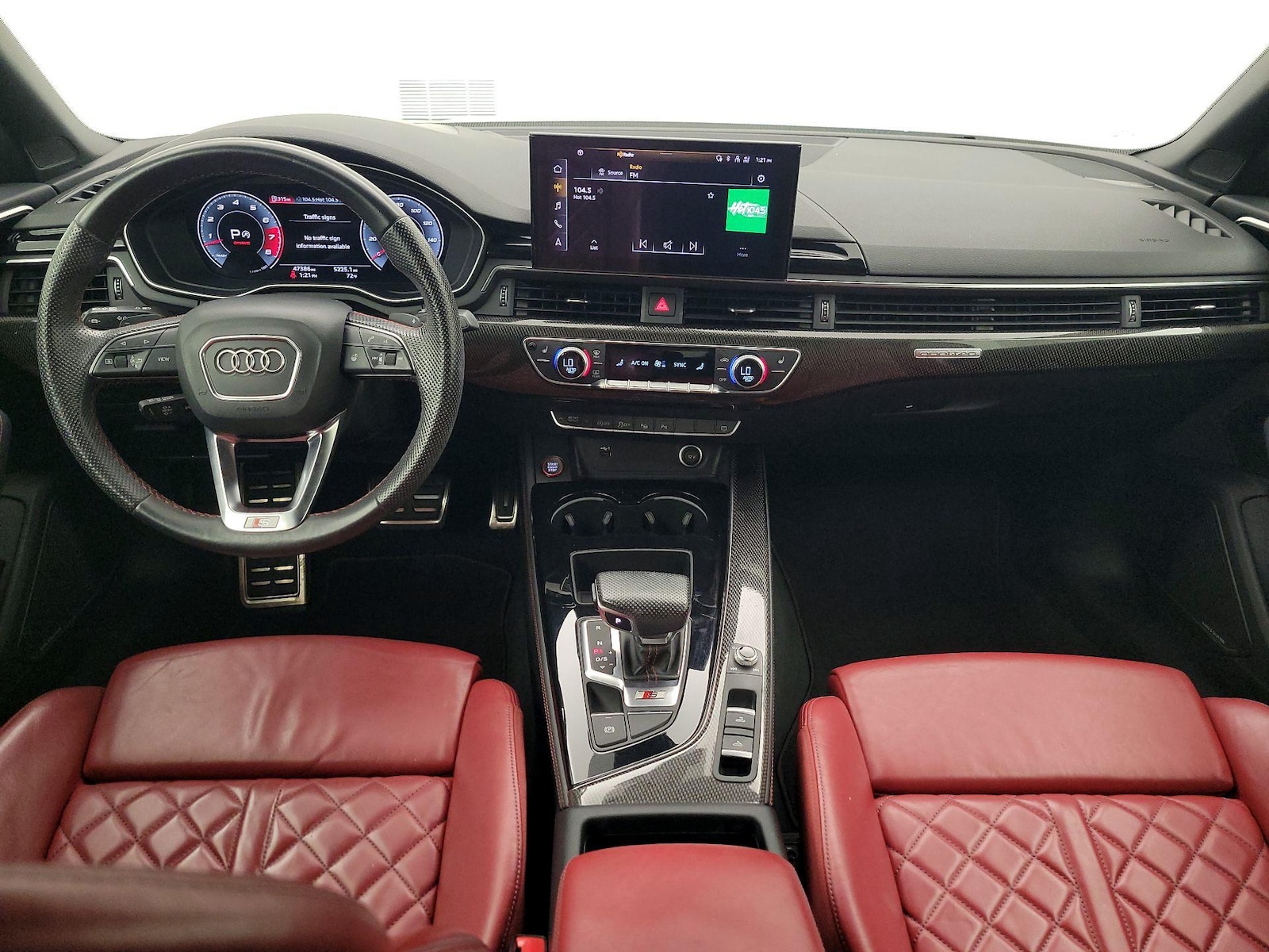 Apple CarPlay® & Android Auto™