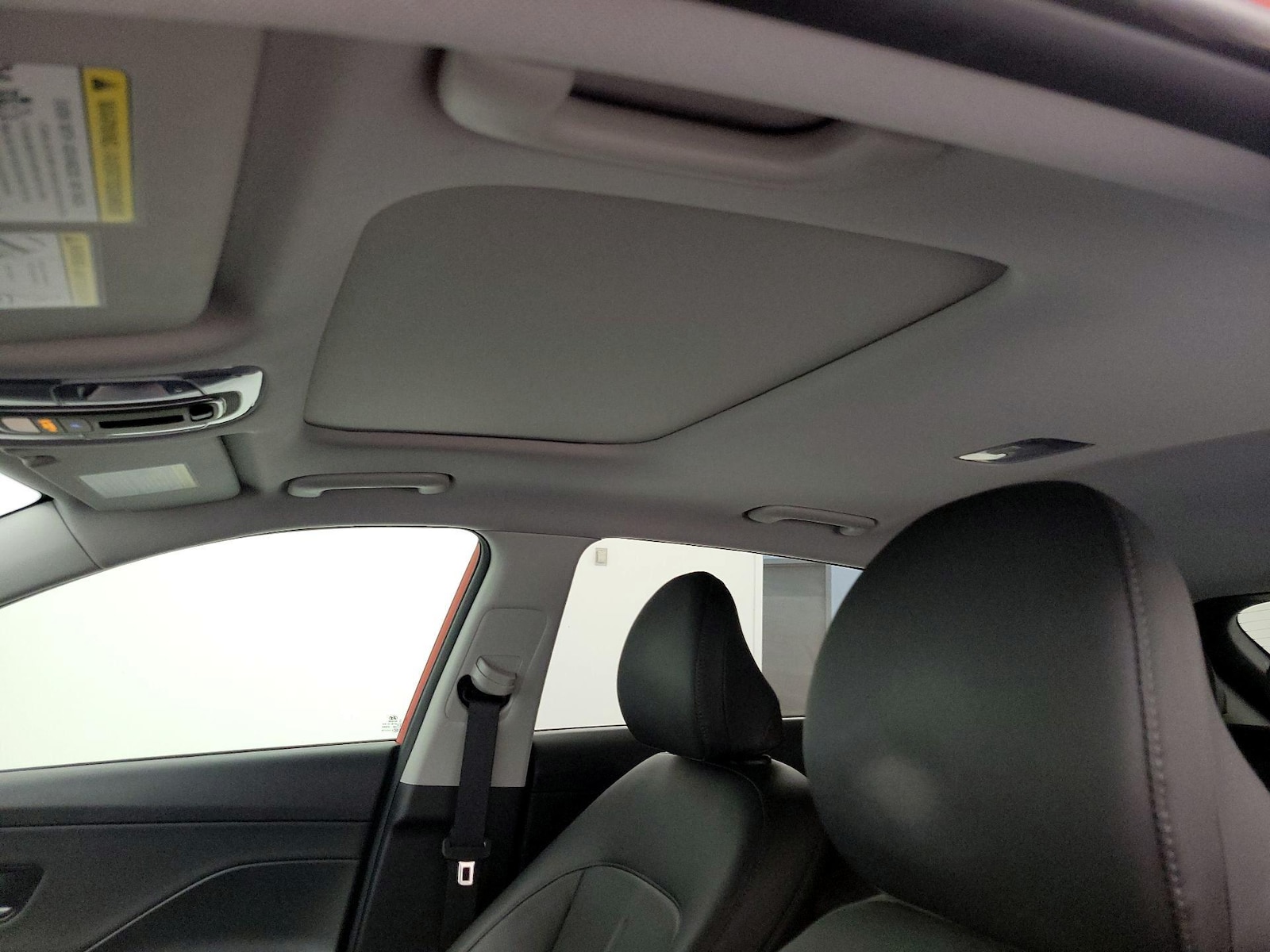 Sunroof(s) & Overhead Airbags