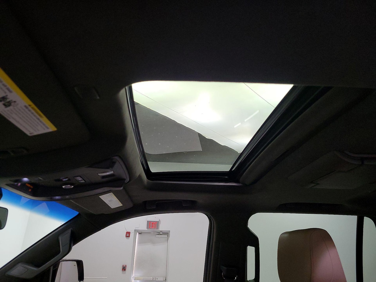 Sunroof(s) & Overhead Airbags