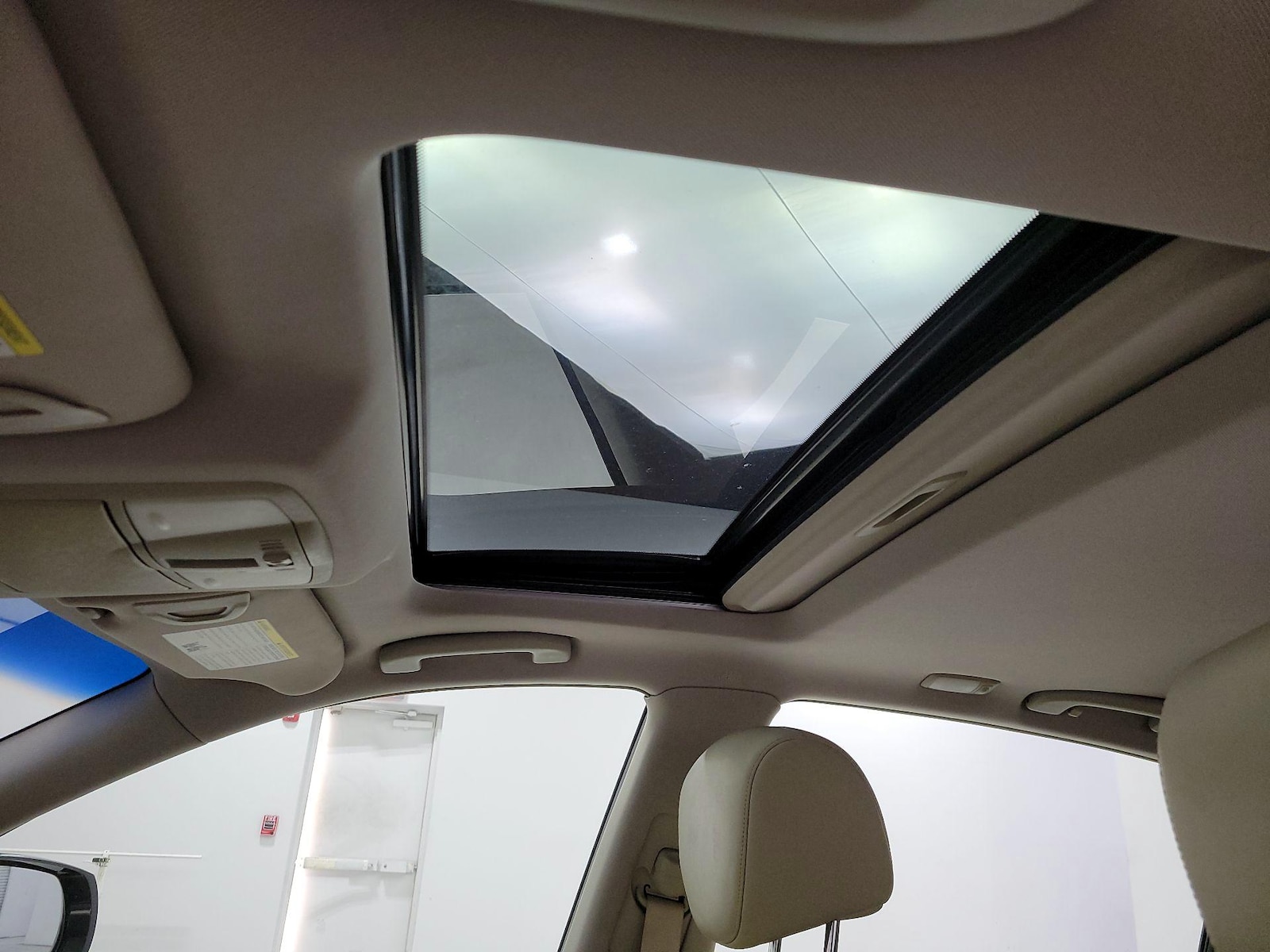 Sunroof(s) & Overhead Airbags