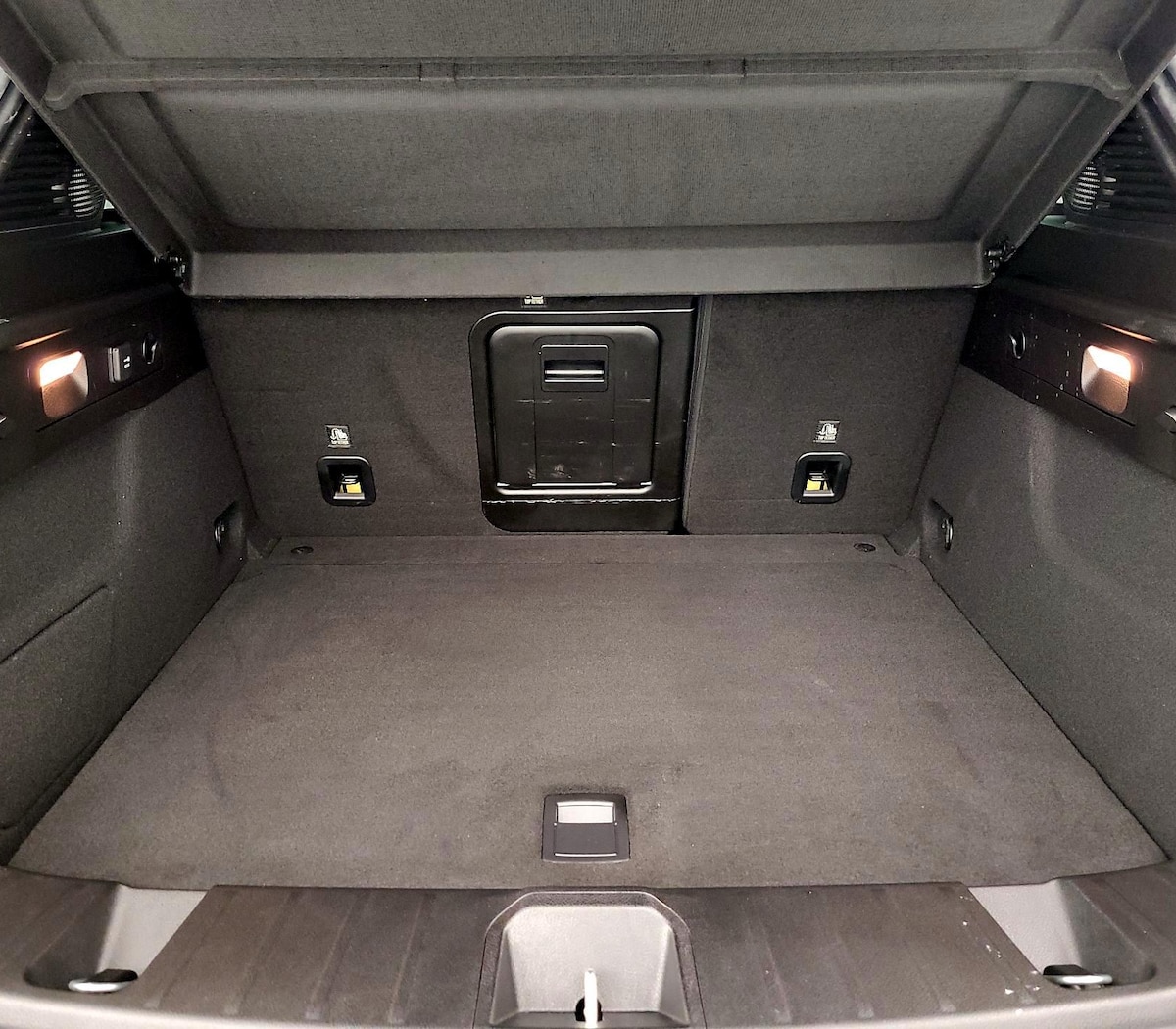 Trunk/Cargo (Seats Up)