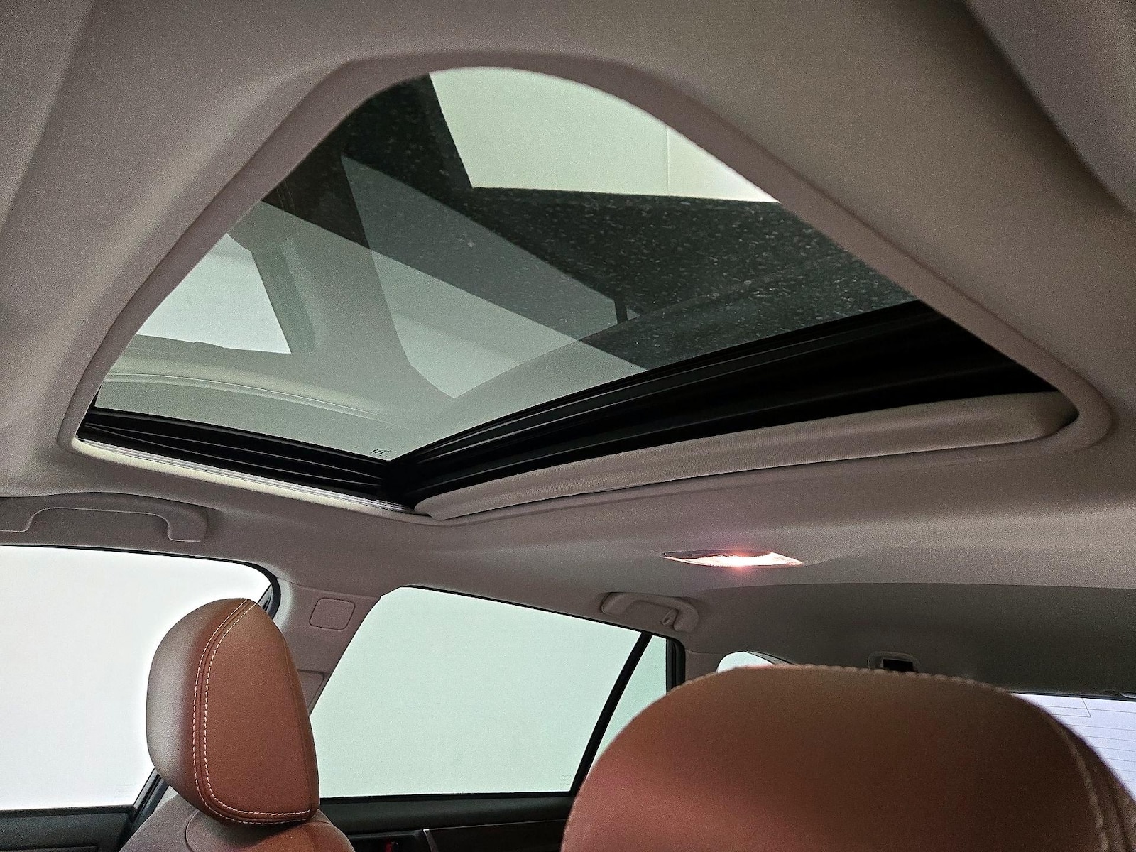 Sunroof(s) & Overhead Airbags