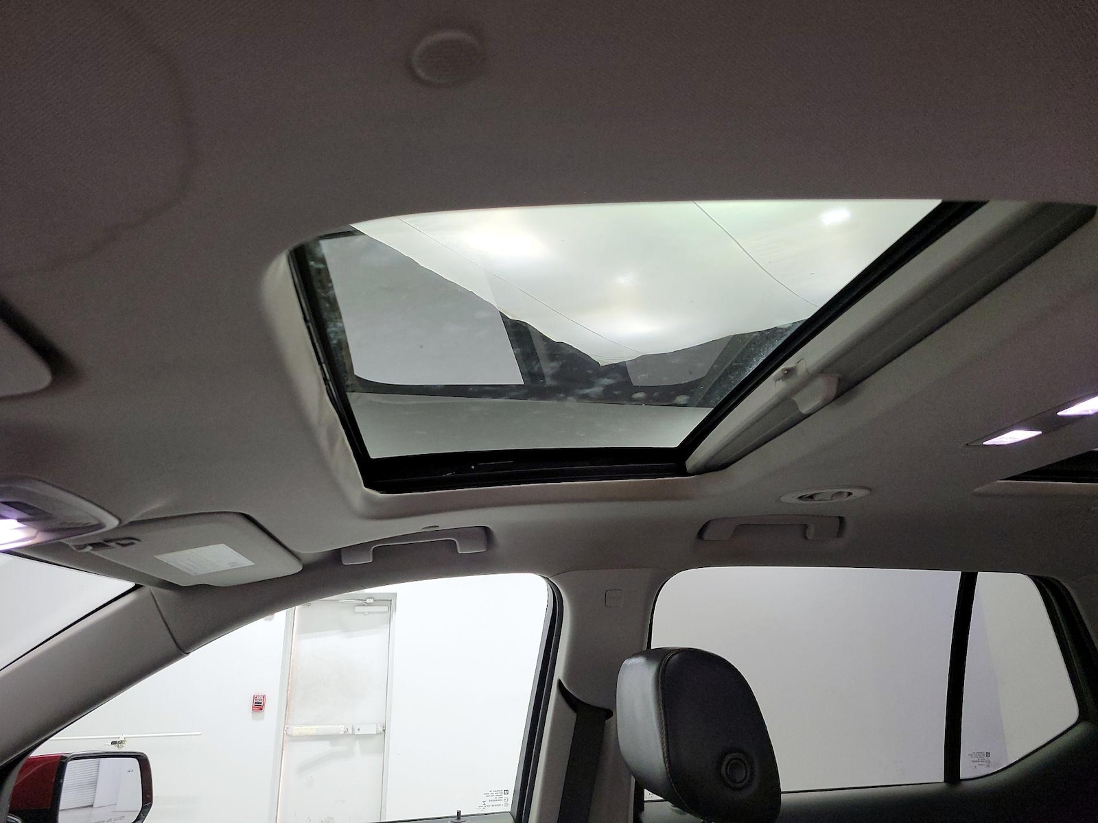 Sunroof(s) & Skylight(s)