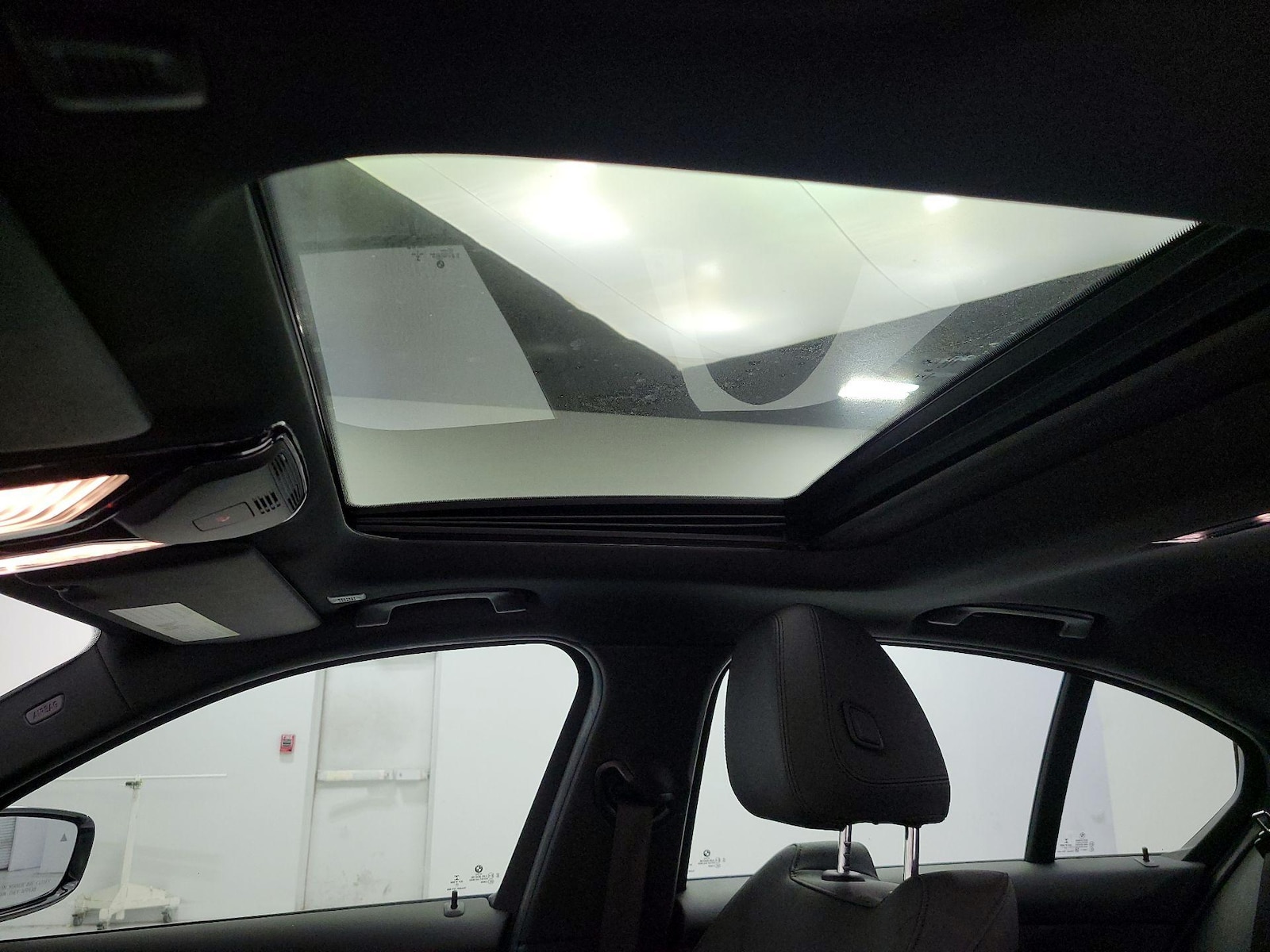 Sunroof(s) & Overhead Airbags