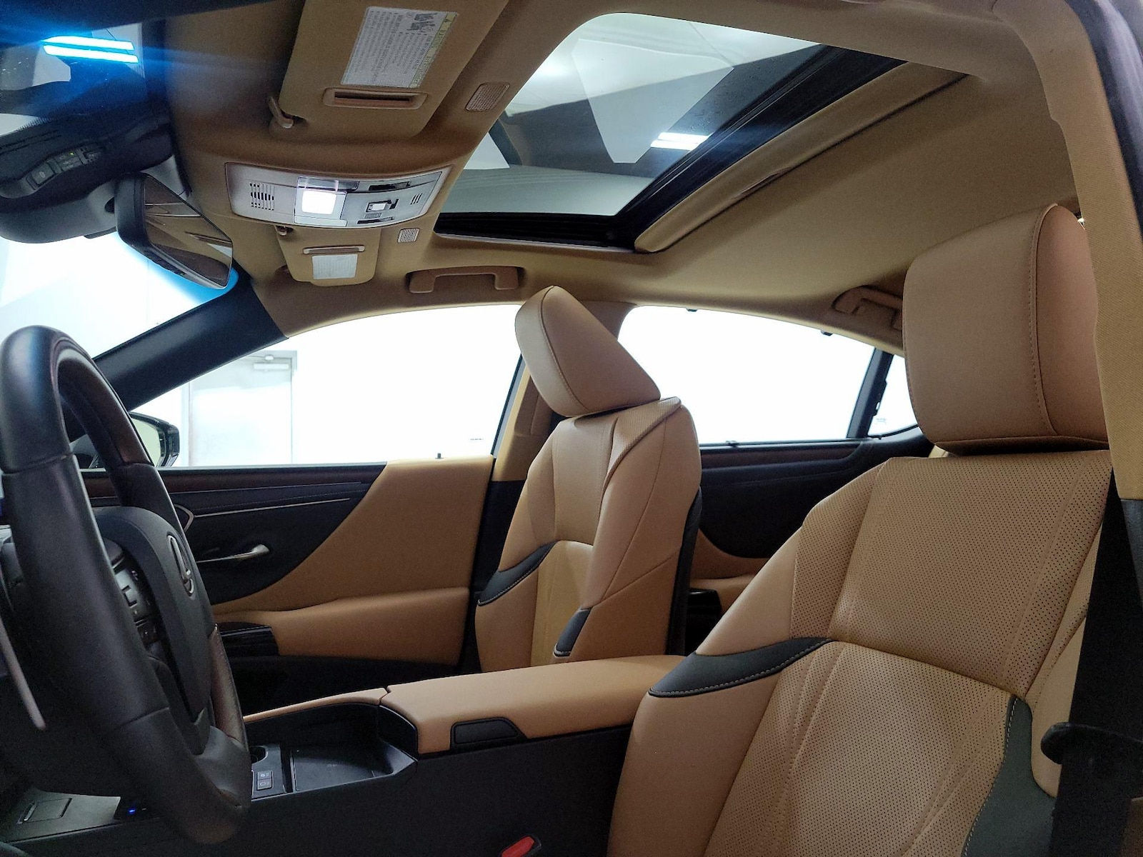 Sunroof(s) & Overhead Airbags