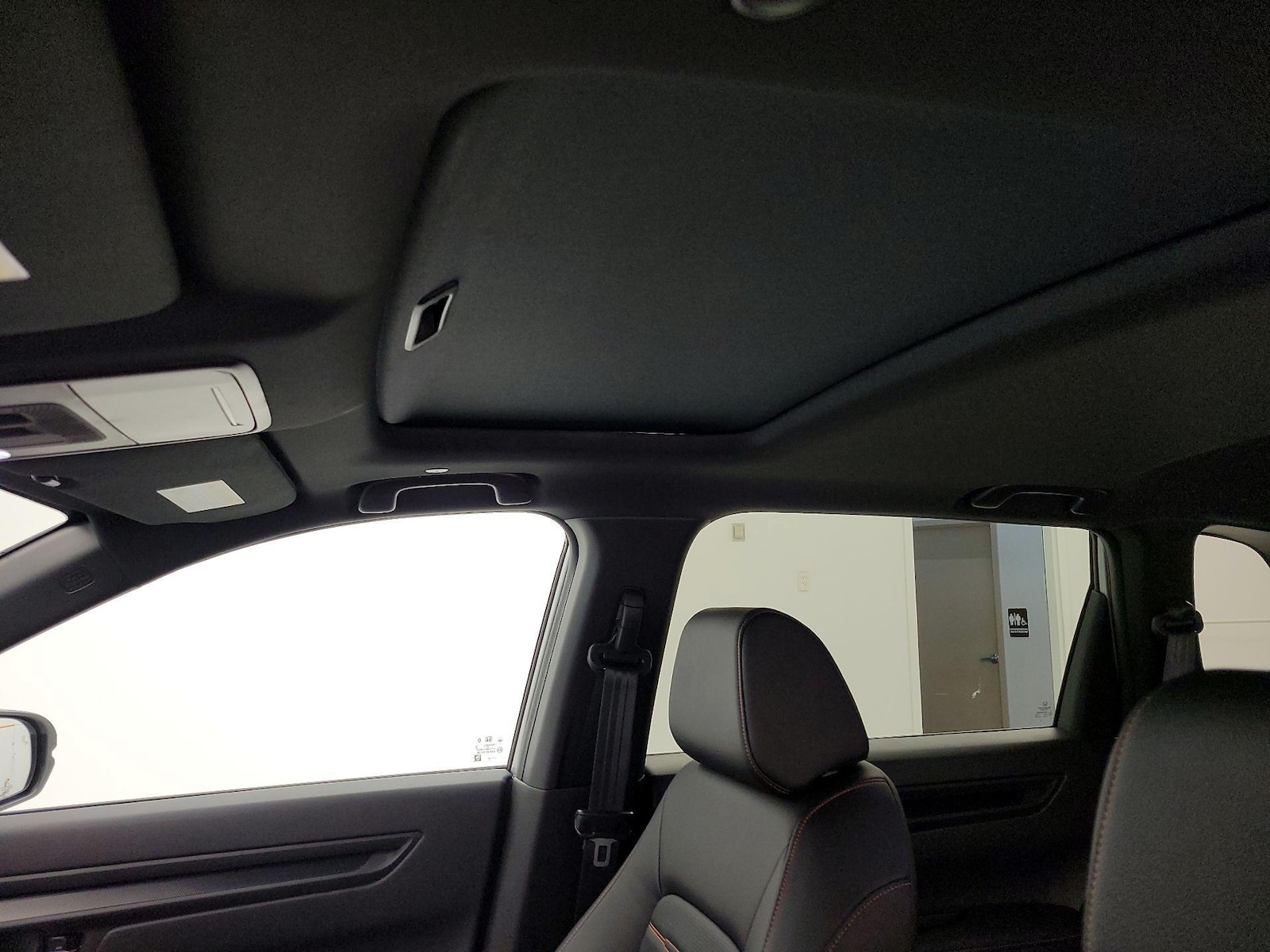 Sunroof(s) & Overhead Airbags
