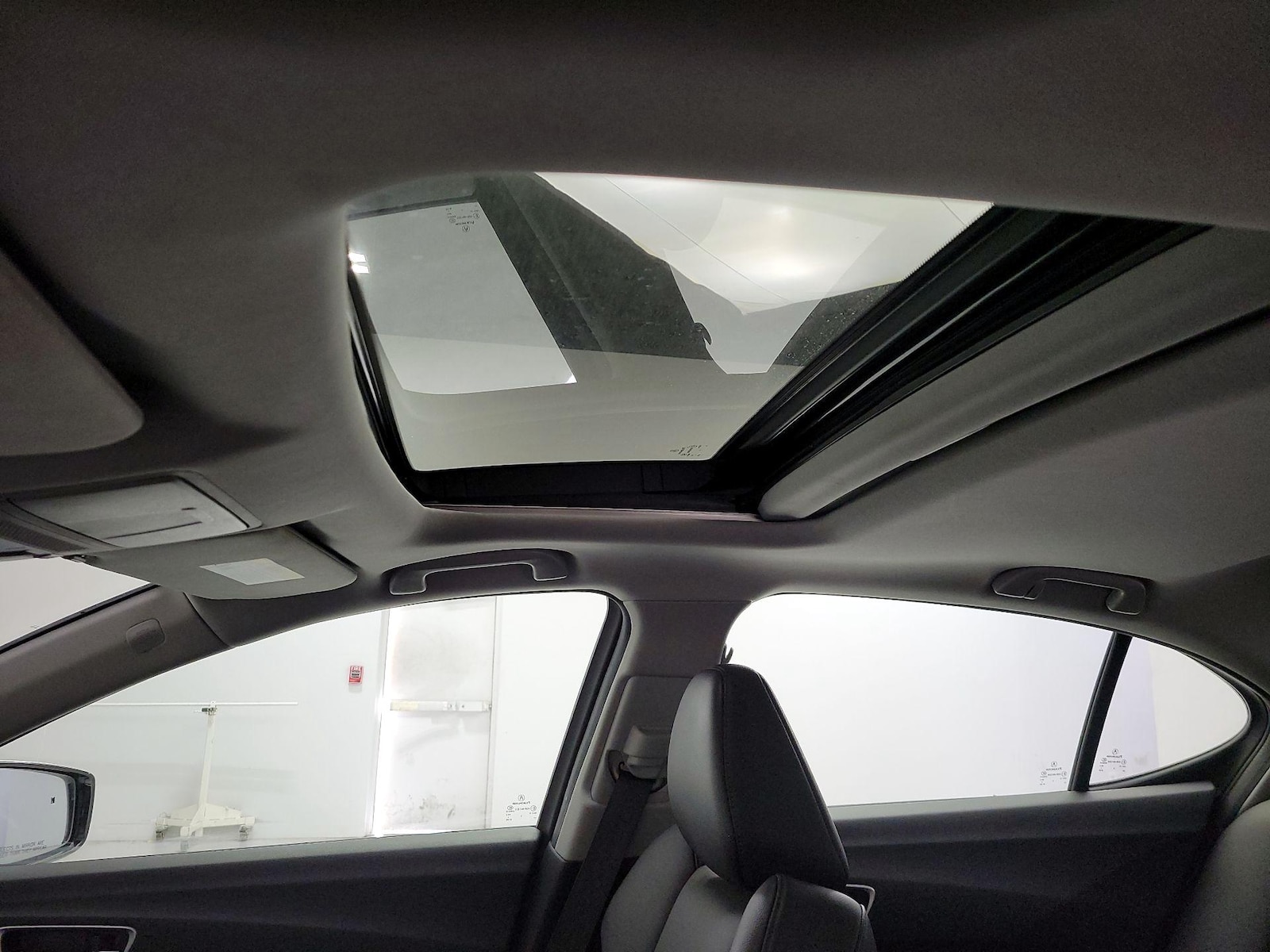 Sunroof(s) & Overhead Airbags