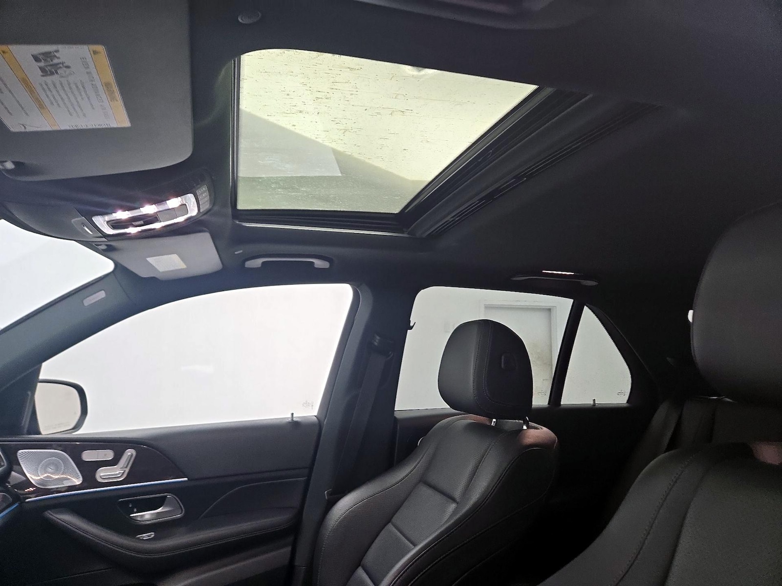 Sunroof(s) & Overhead Airbags