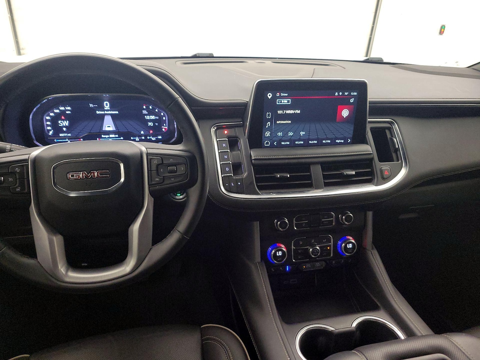 2023 GMC Yukon XL SLT - Photo 10