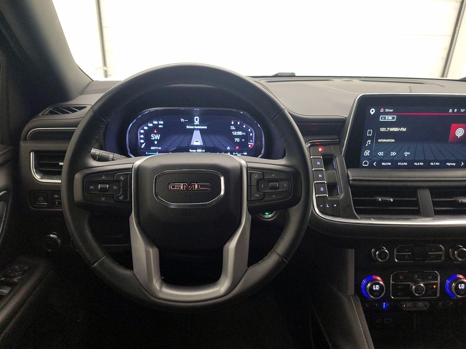 2023 GMC Yukon XL SLT - Photo 11