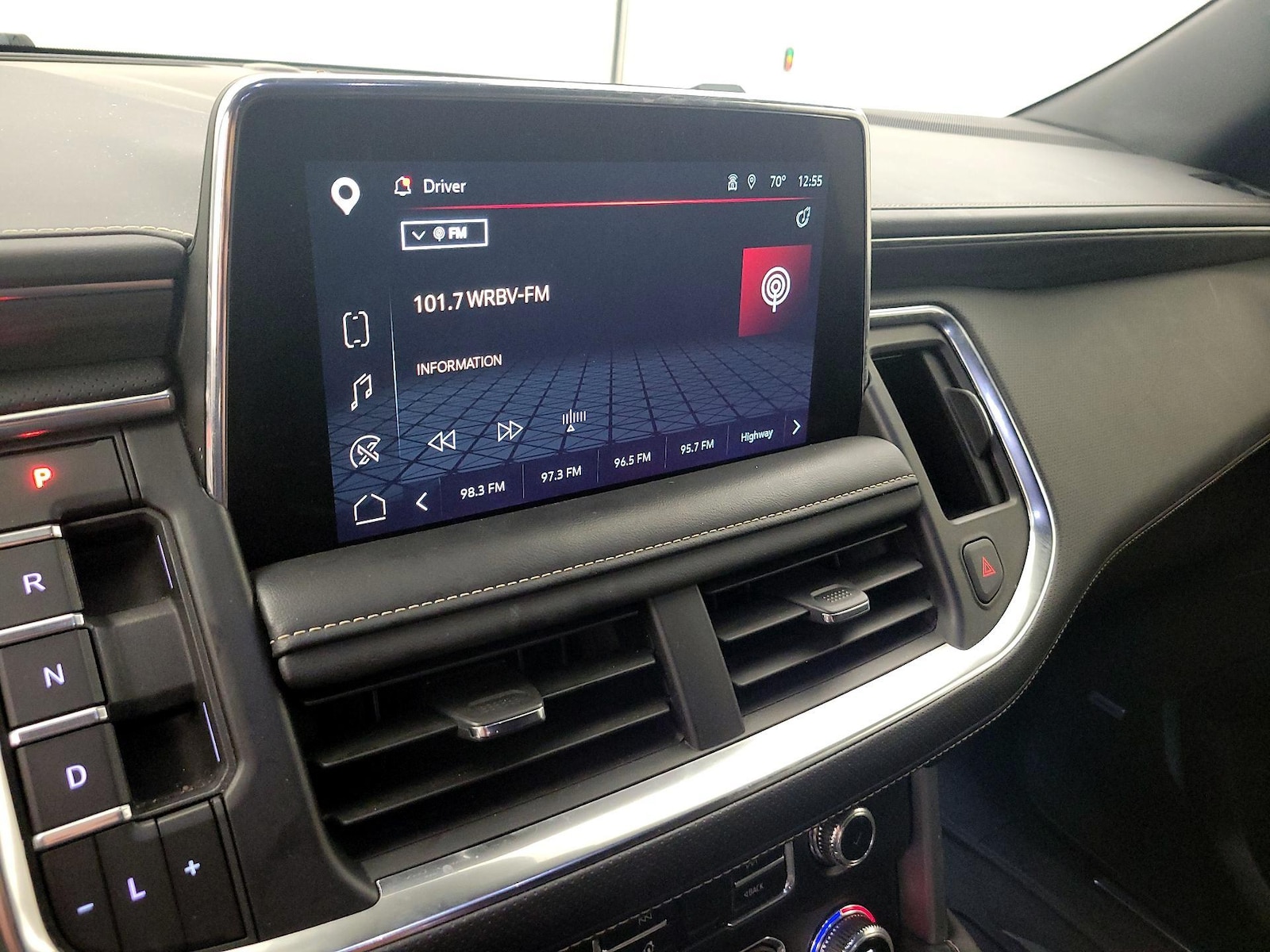 2023 GMC Yukon XL SLT - Photo 17