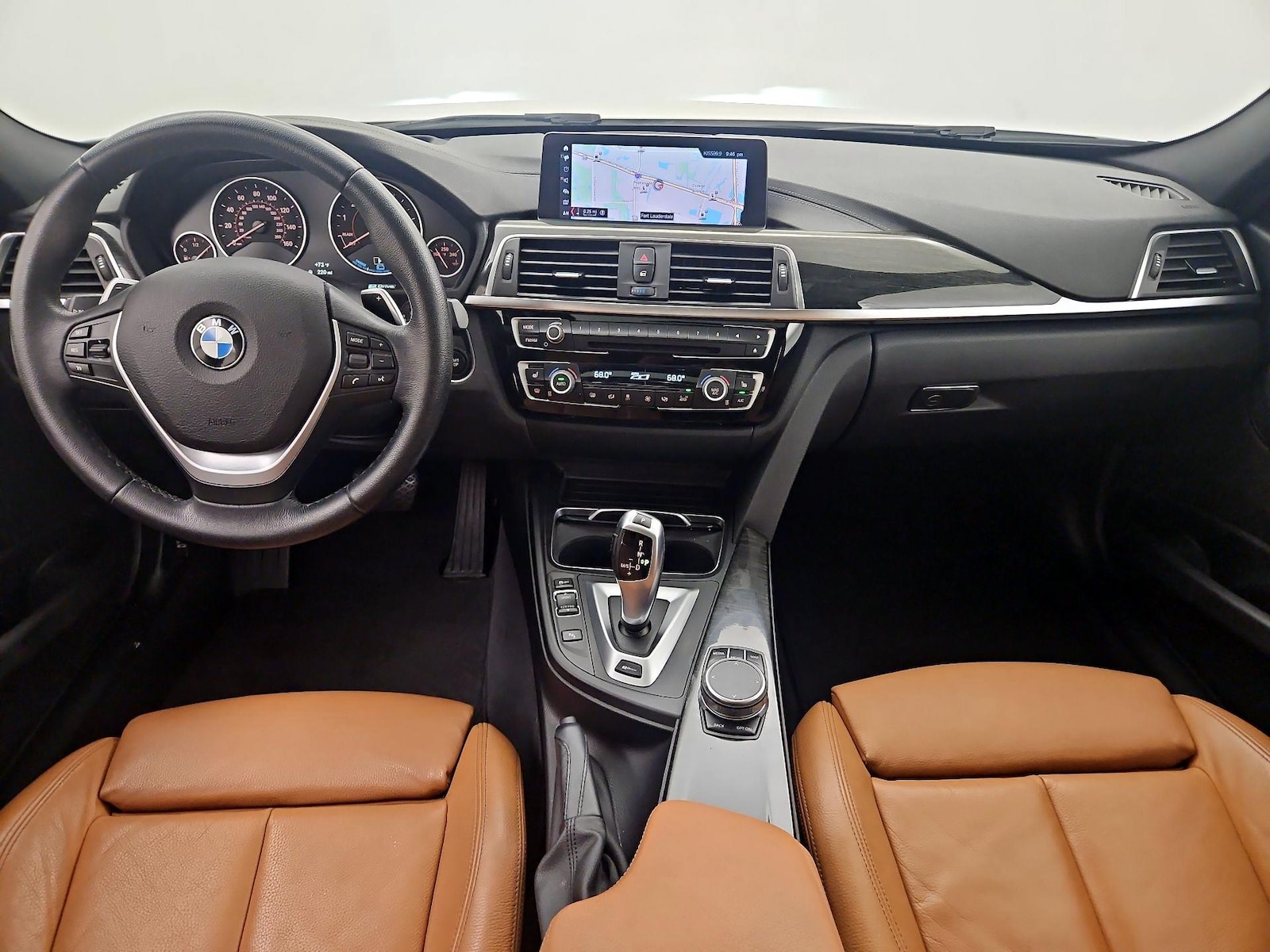 2018 BMW 3 Series 330e - Photo 10