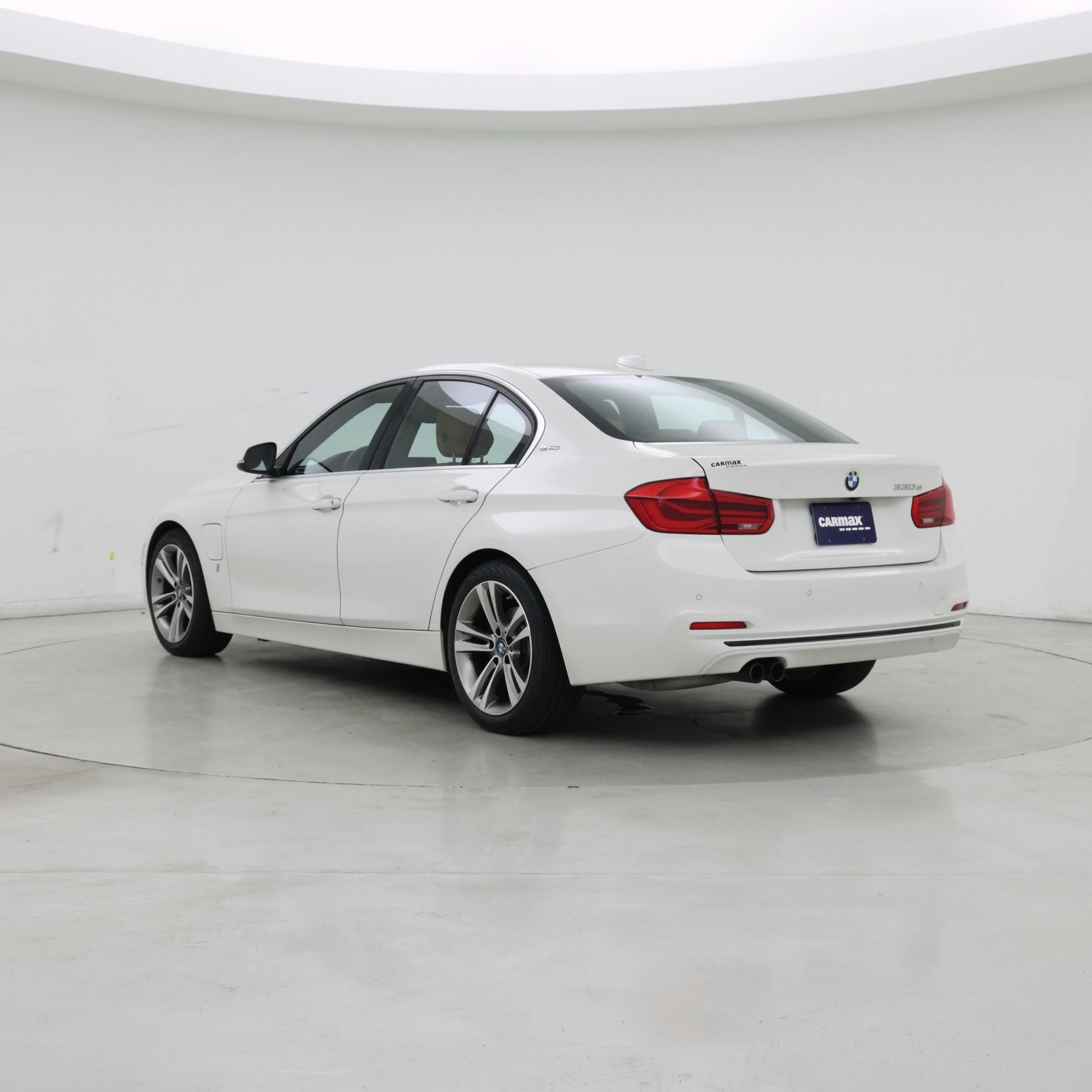 Thumbnail: 2018 BMW 3 Series - 2