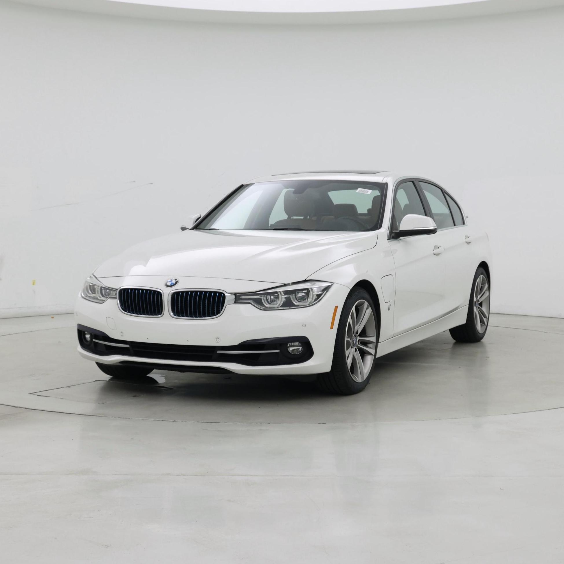Thumbnail: 2018 BMW 3 Series - 4