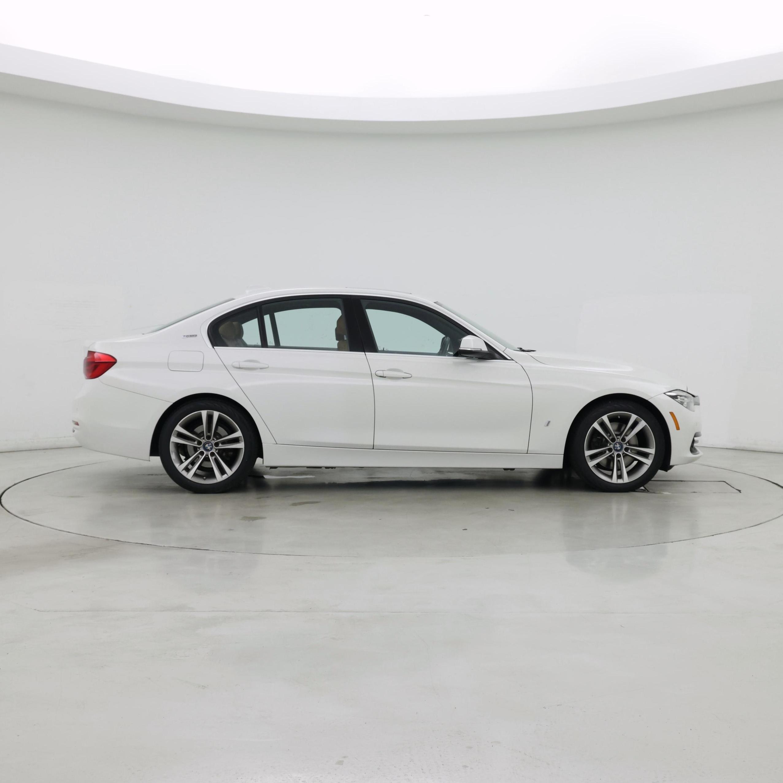 Thumbnail: 2018 BMW 3 Series - 7