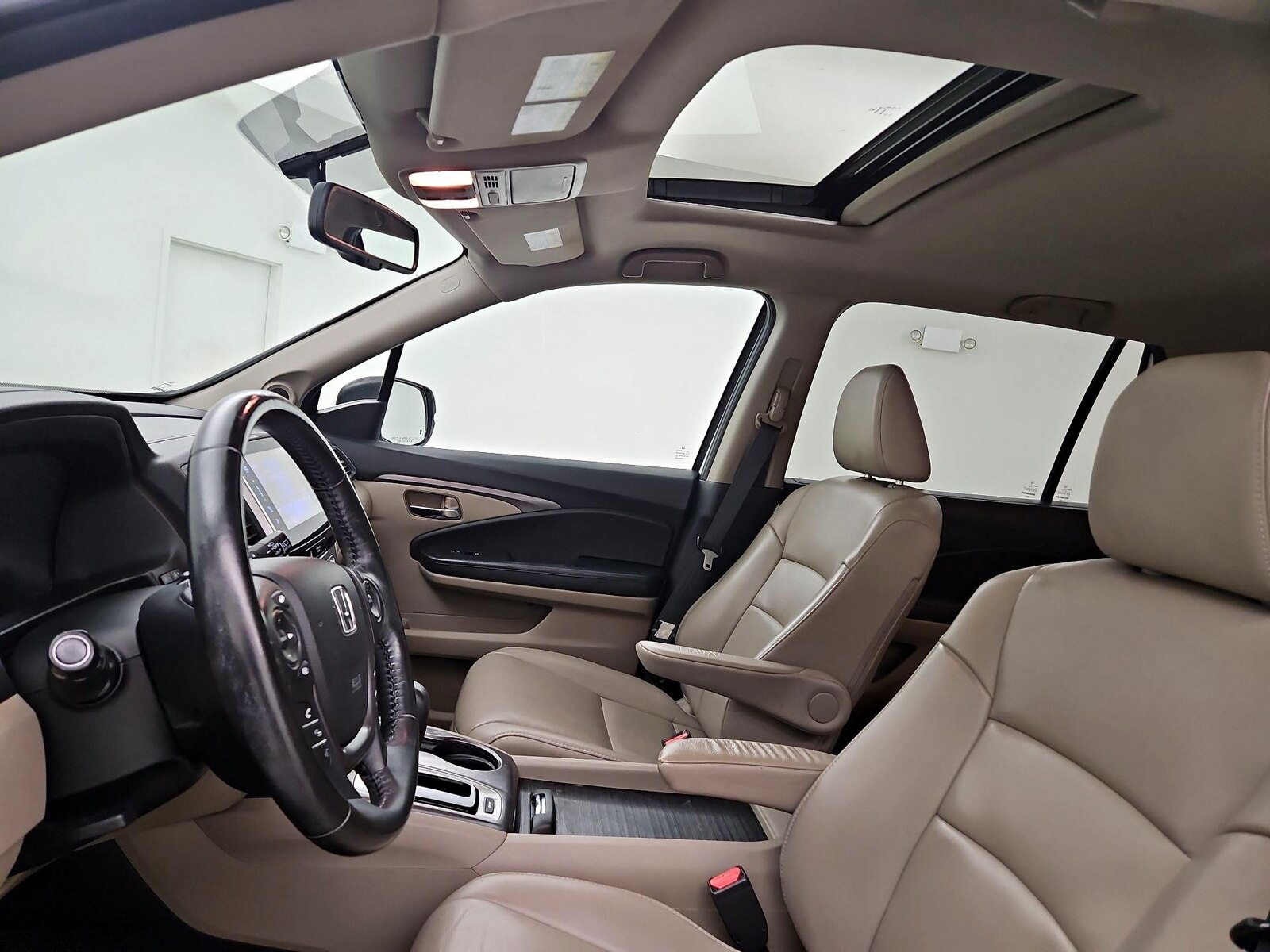 Sunroof(s) & Overhead Airbags