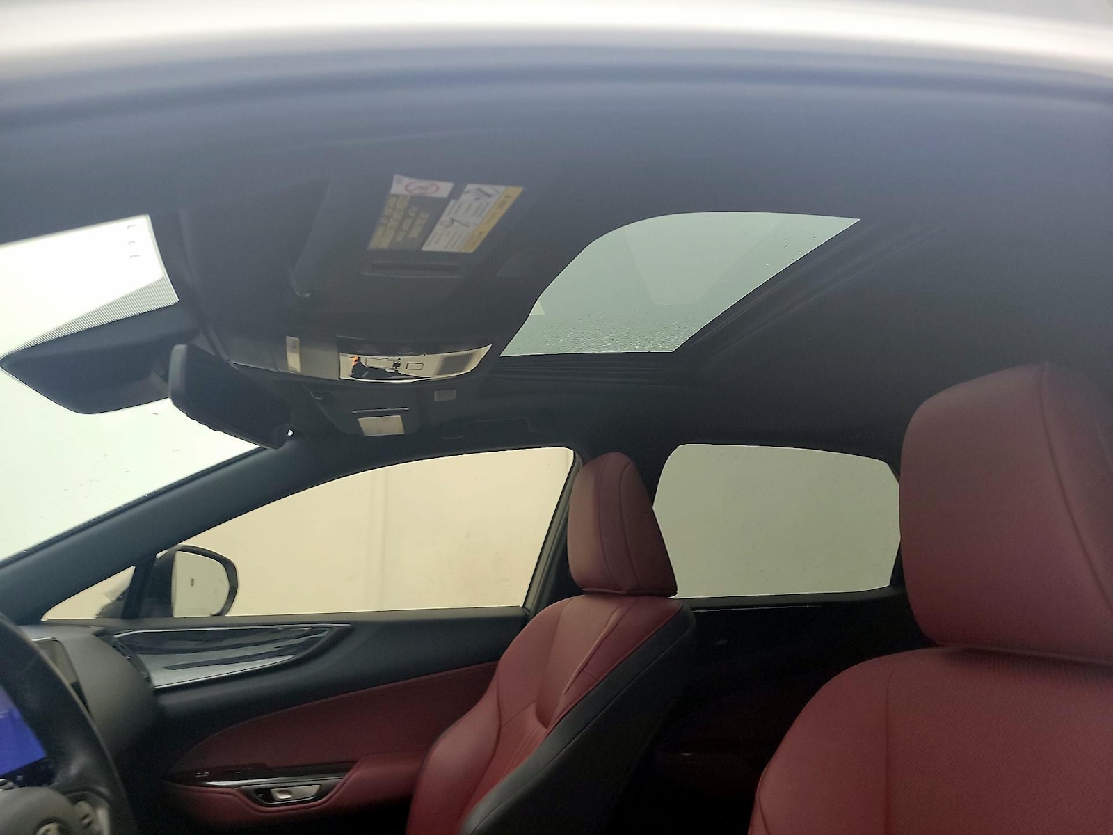 Sunroof(s) & Overhead Airbags