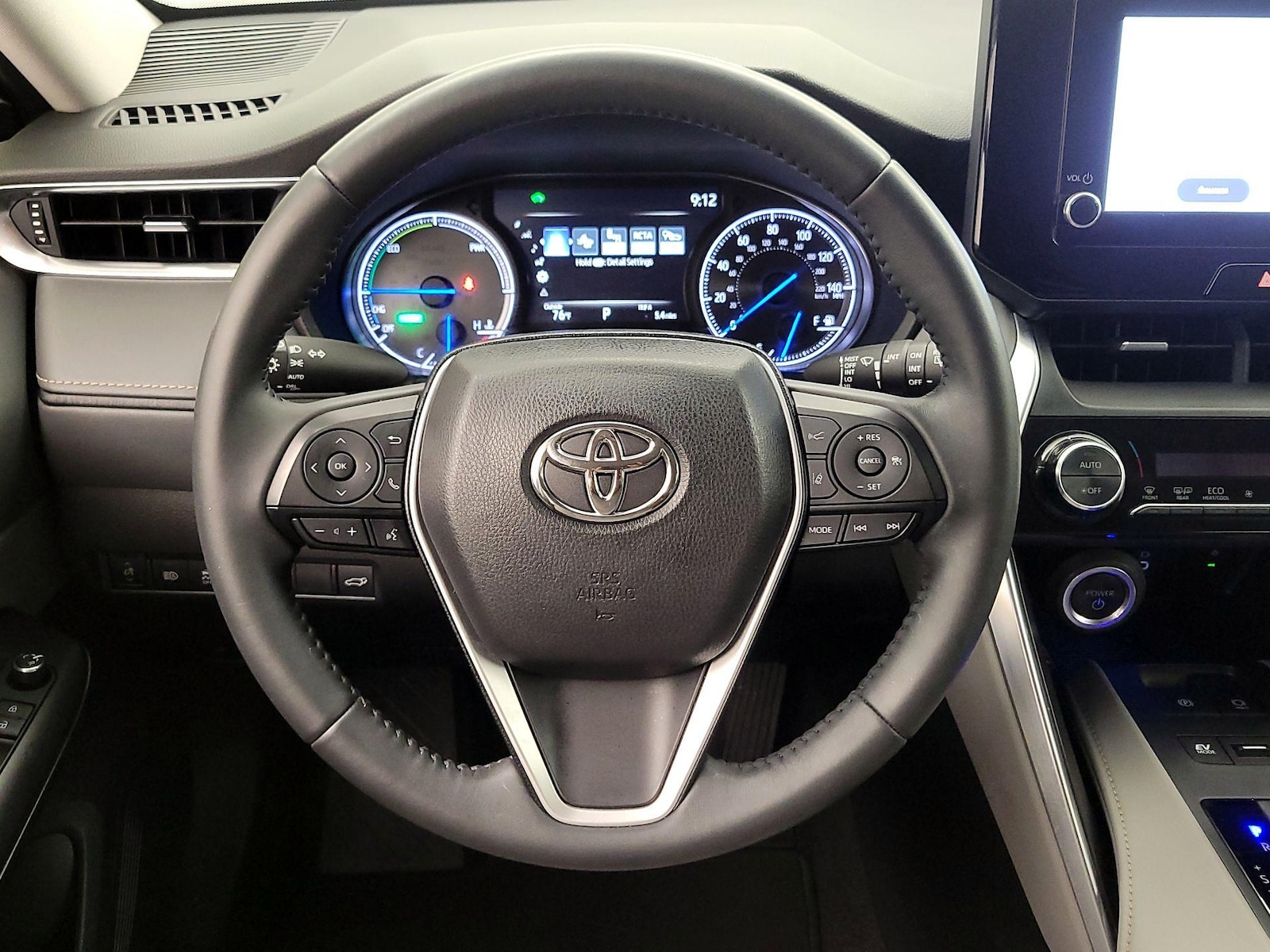 2024 Toyota Venza LE - Photo 11