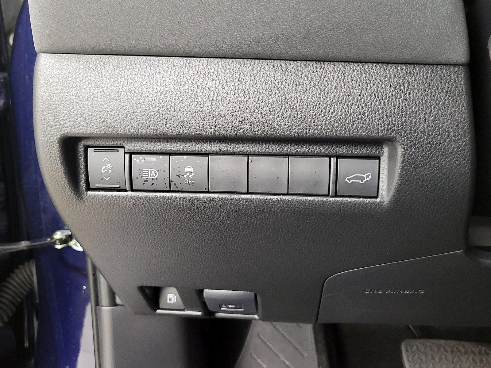 2024 Toyota Venza LE - Photo 14