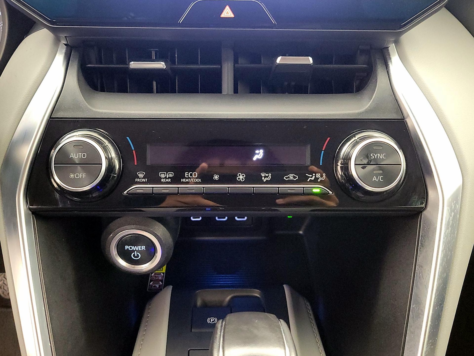 2024 Toyota Venza LE - Photo 17