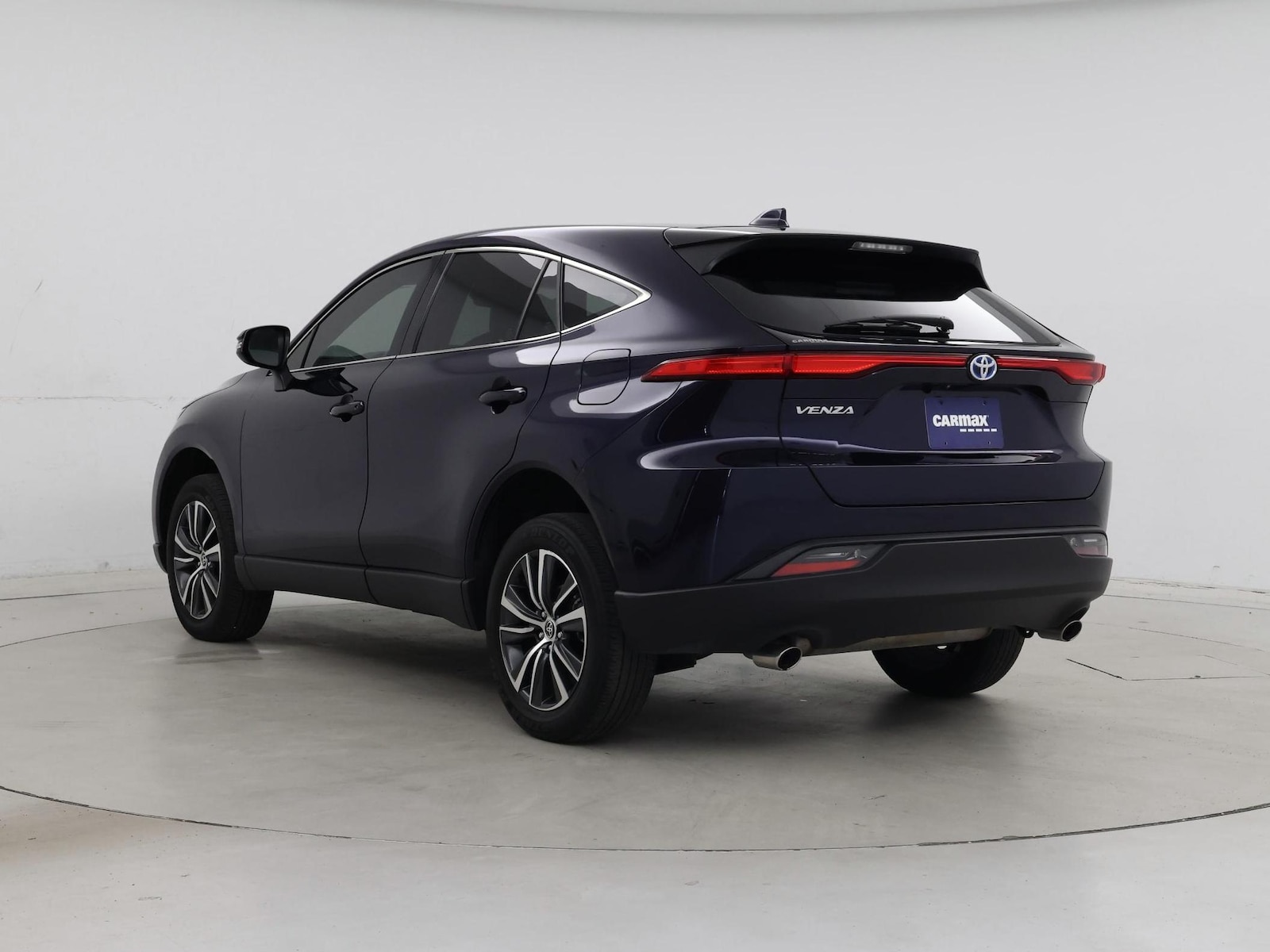 2024 Toyota Venza LE - Photo 3