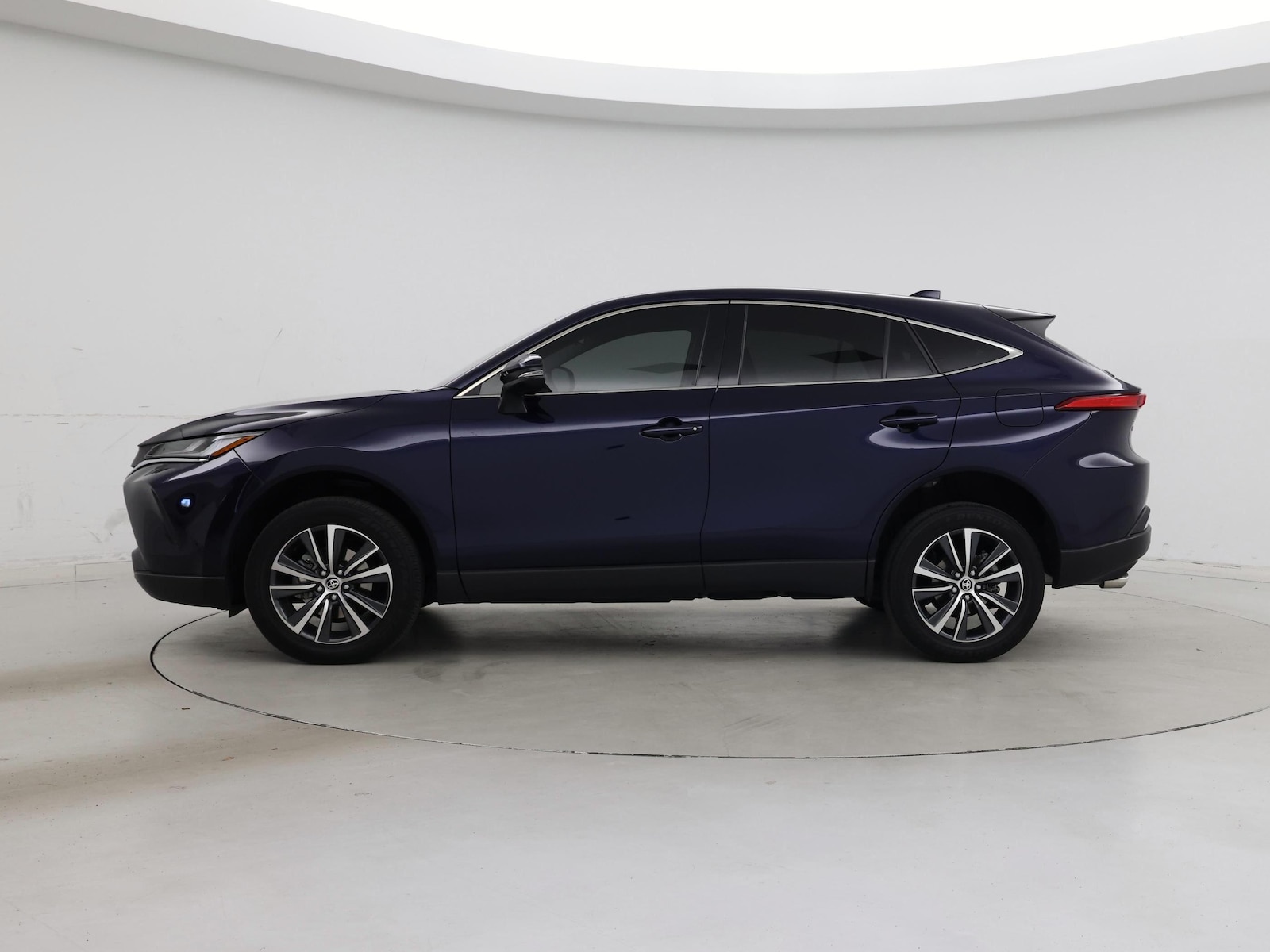 2024 Toyota Venza LE - Photo 4