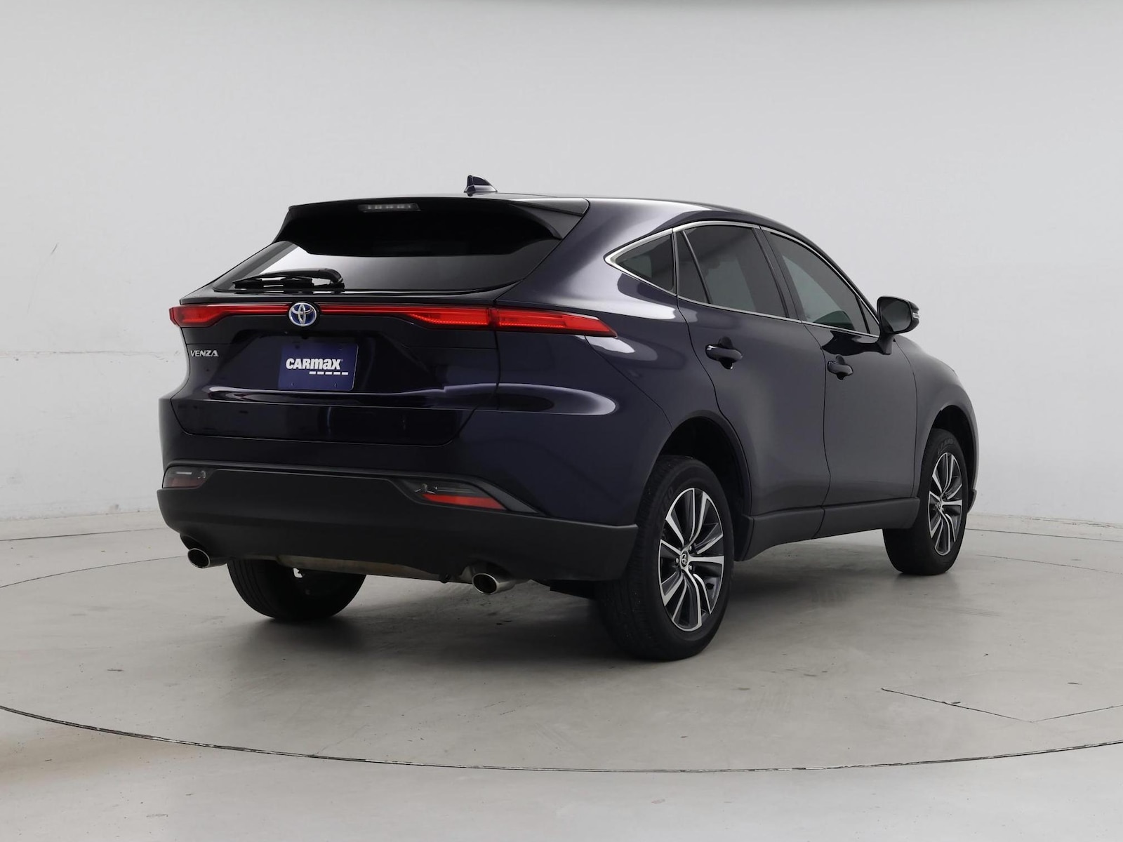 2024 Toyota Venza LE - Photo 9