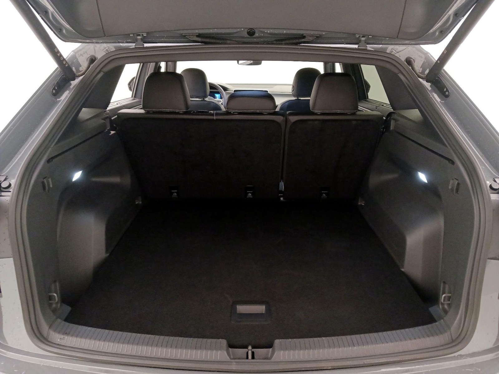 2025 Volkswagen Atlas Cross Sport SE w/Tech - Photo 21