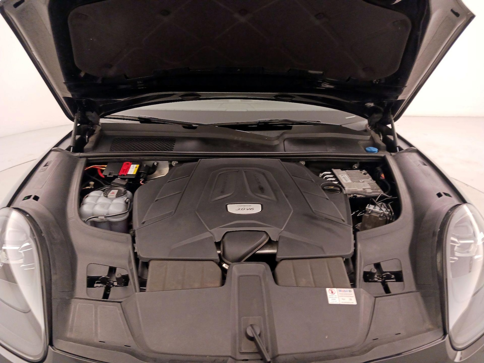 2021 Porsche Cayenne Base - Photo 23