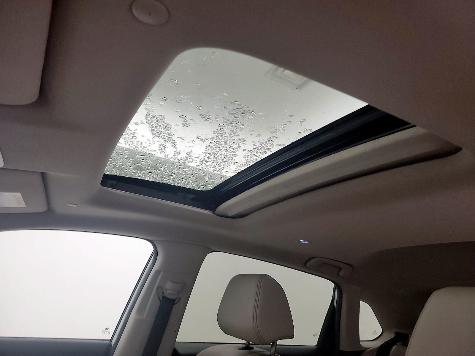 Sunroof(s) & Overhead Airbags