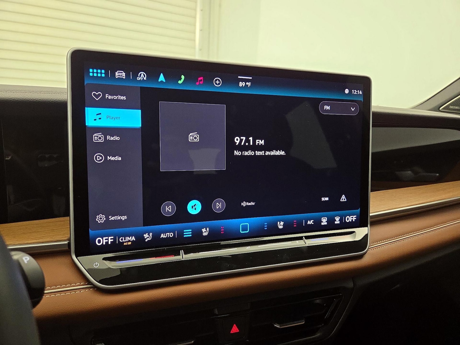 2025 Volkswagen Tiguan SEL R-LINE - Photo 17