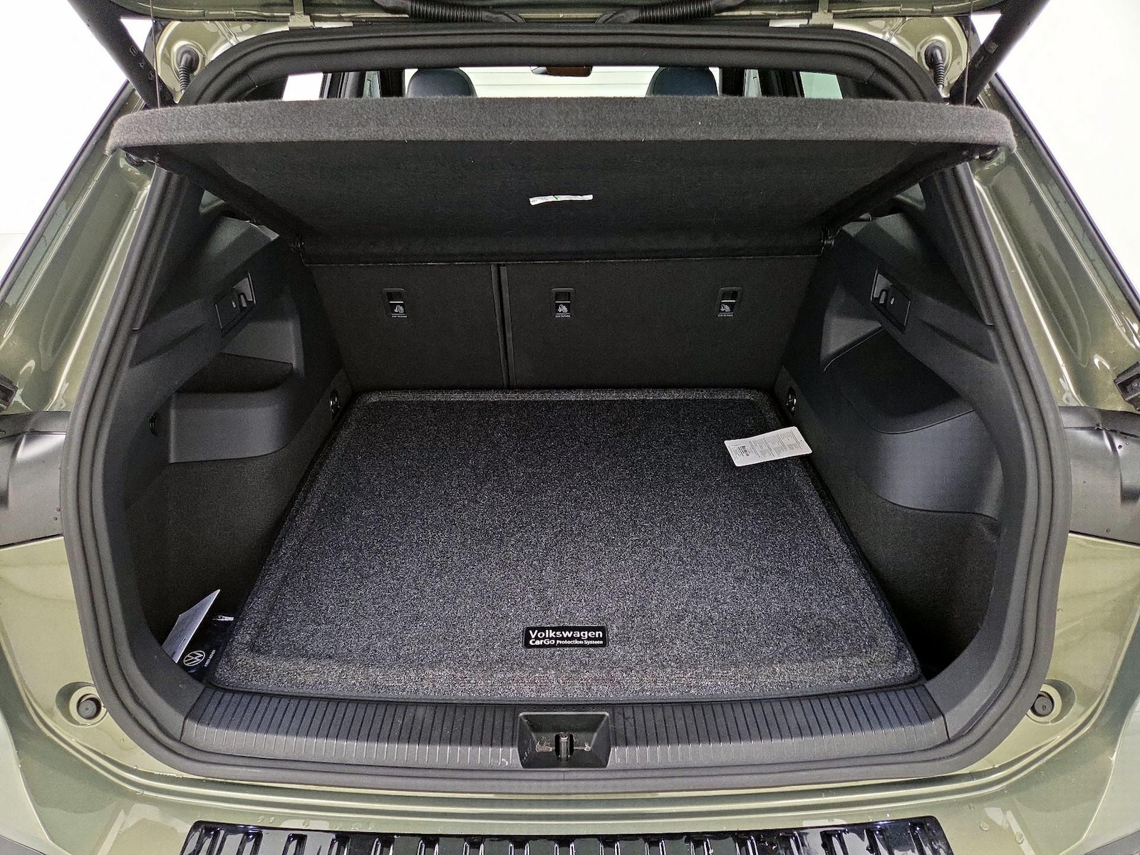 2025 Volkswagen Tiguan SEL R-LINE - Photo 23