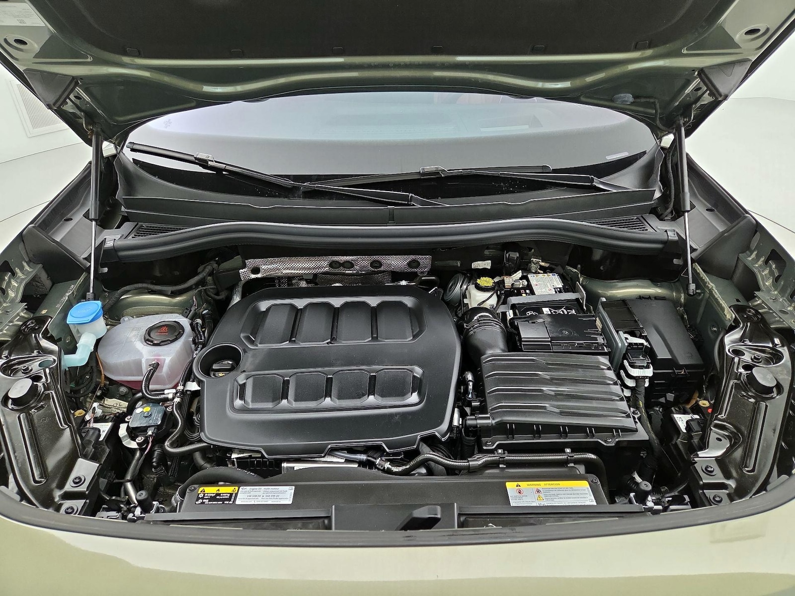 2025 Volkswagen Tiguan SEL R-LINE - Photo 25