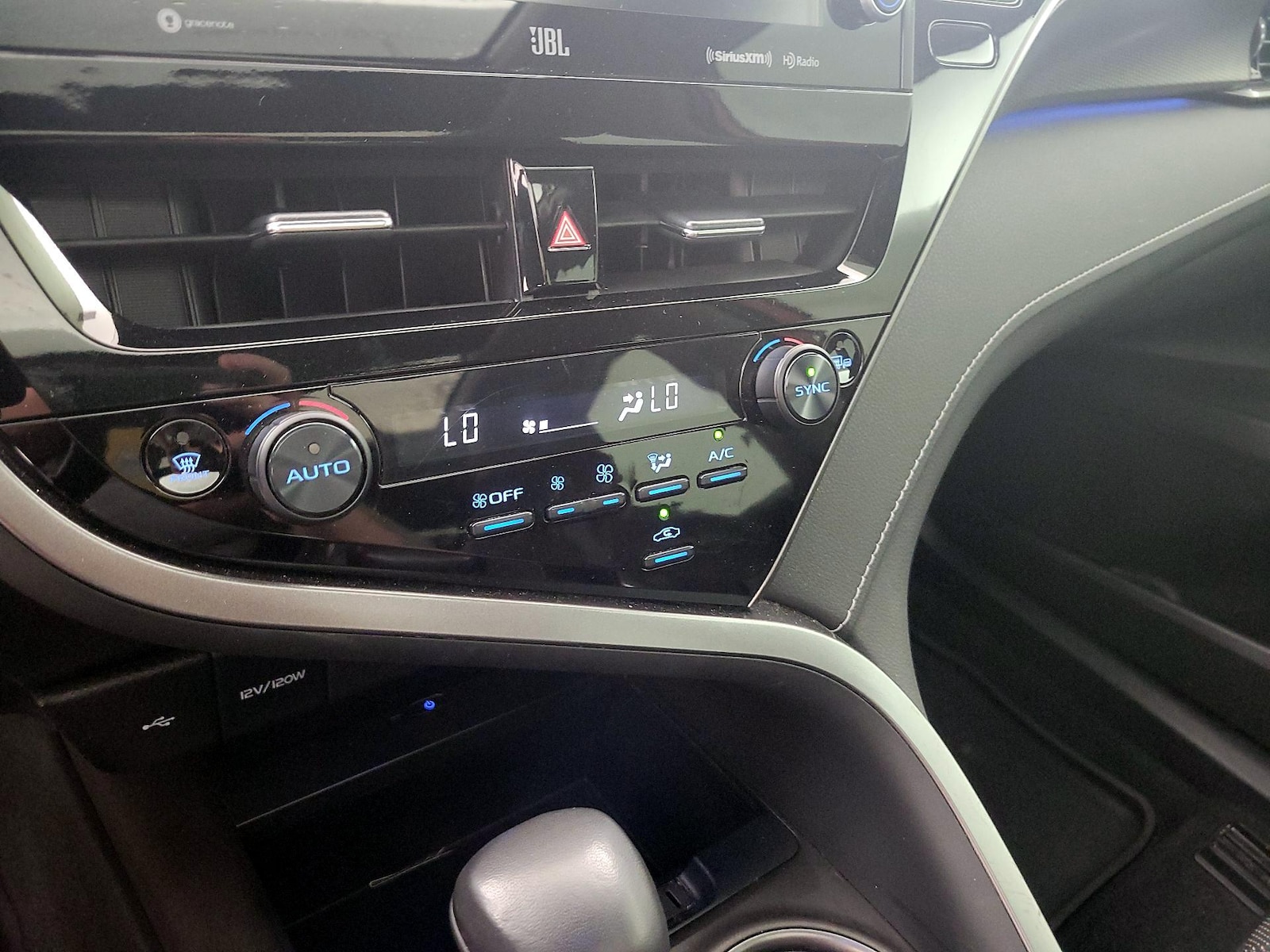 2023 Toyota Camry XSE - Photo 18