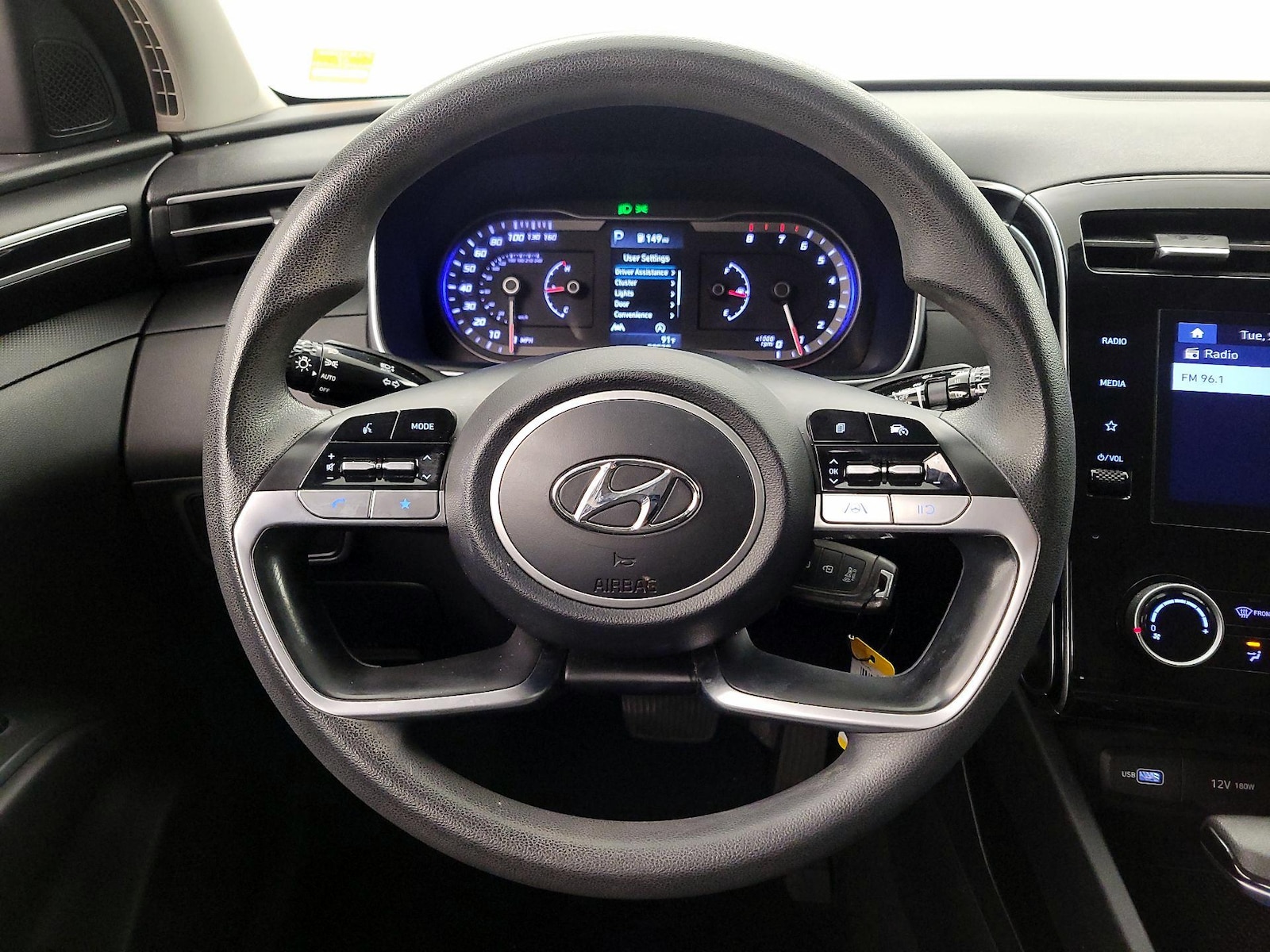 2022 Hyundai Tucson SE - Photo 11