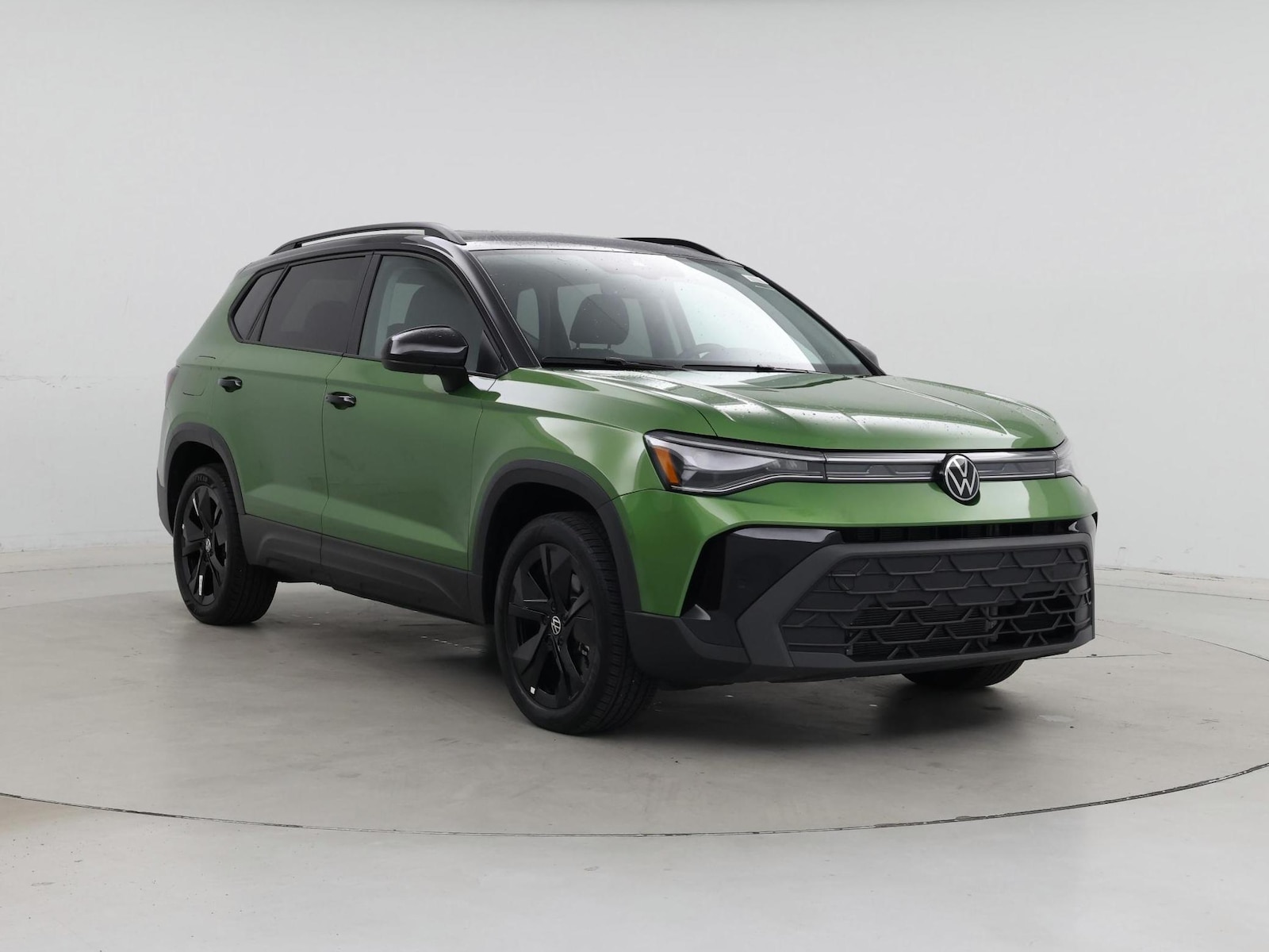 2025 Volkswagen Taos SE Black - Photo 2