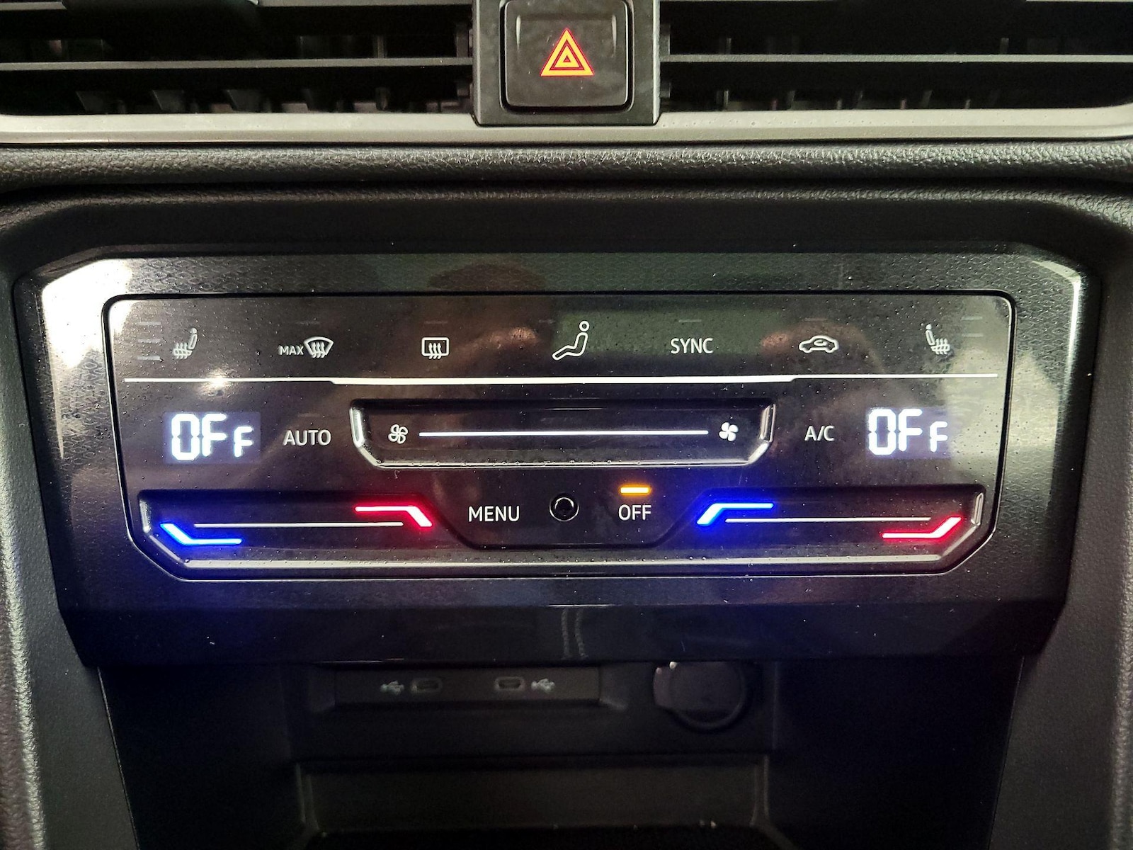 2025 Volkswagen Taos SE Black - Photo 17