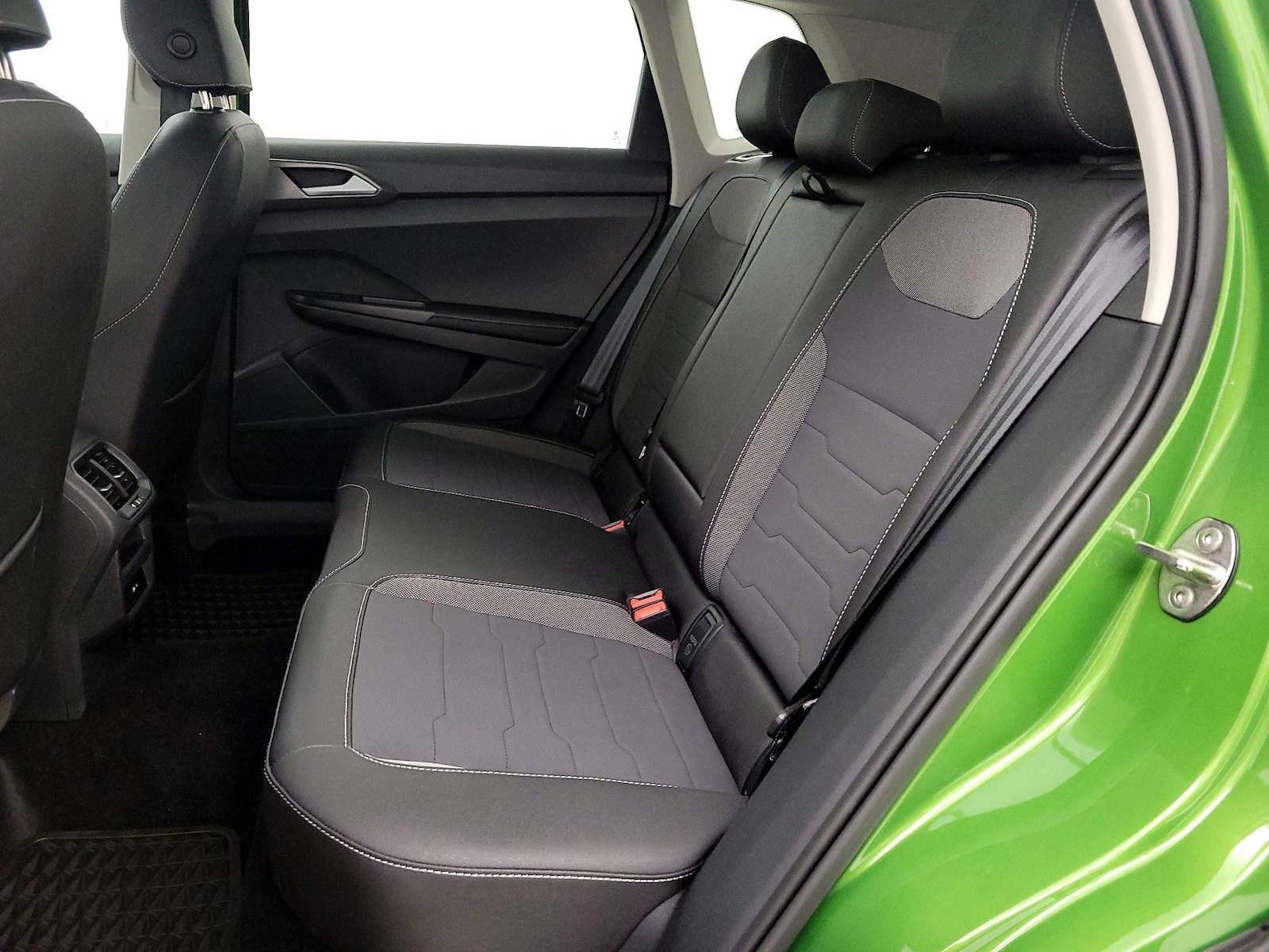 2025 Volkswagen Taos SE Black - Photo 21