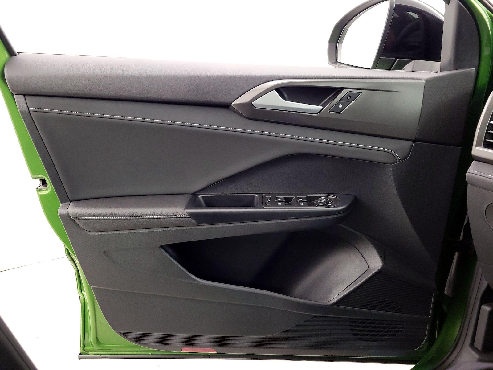 2025 Volkswagen Taos SE Black - Photo 13