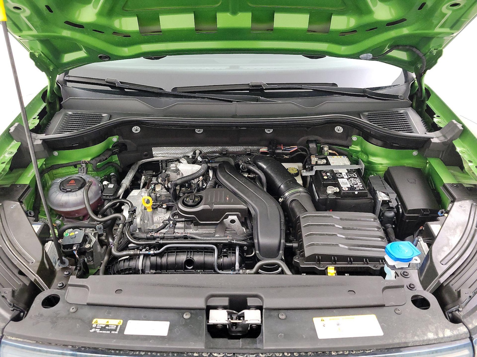 2025 Volkswagen Taos SE Black - Photo 23