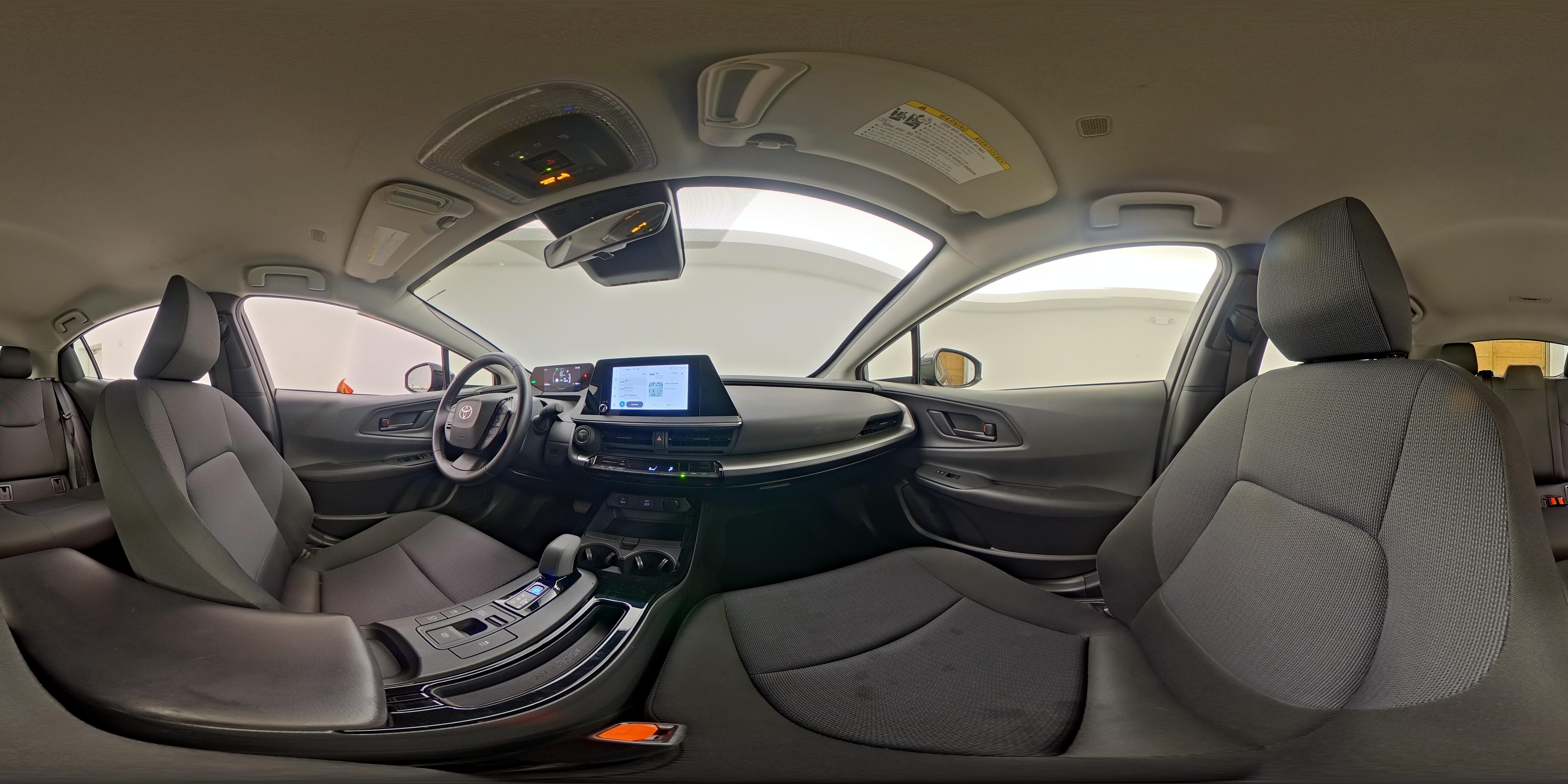 2025 Toyota Prius LE - Photo 24