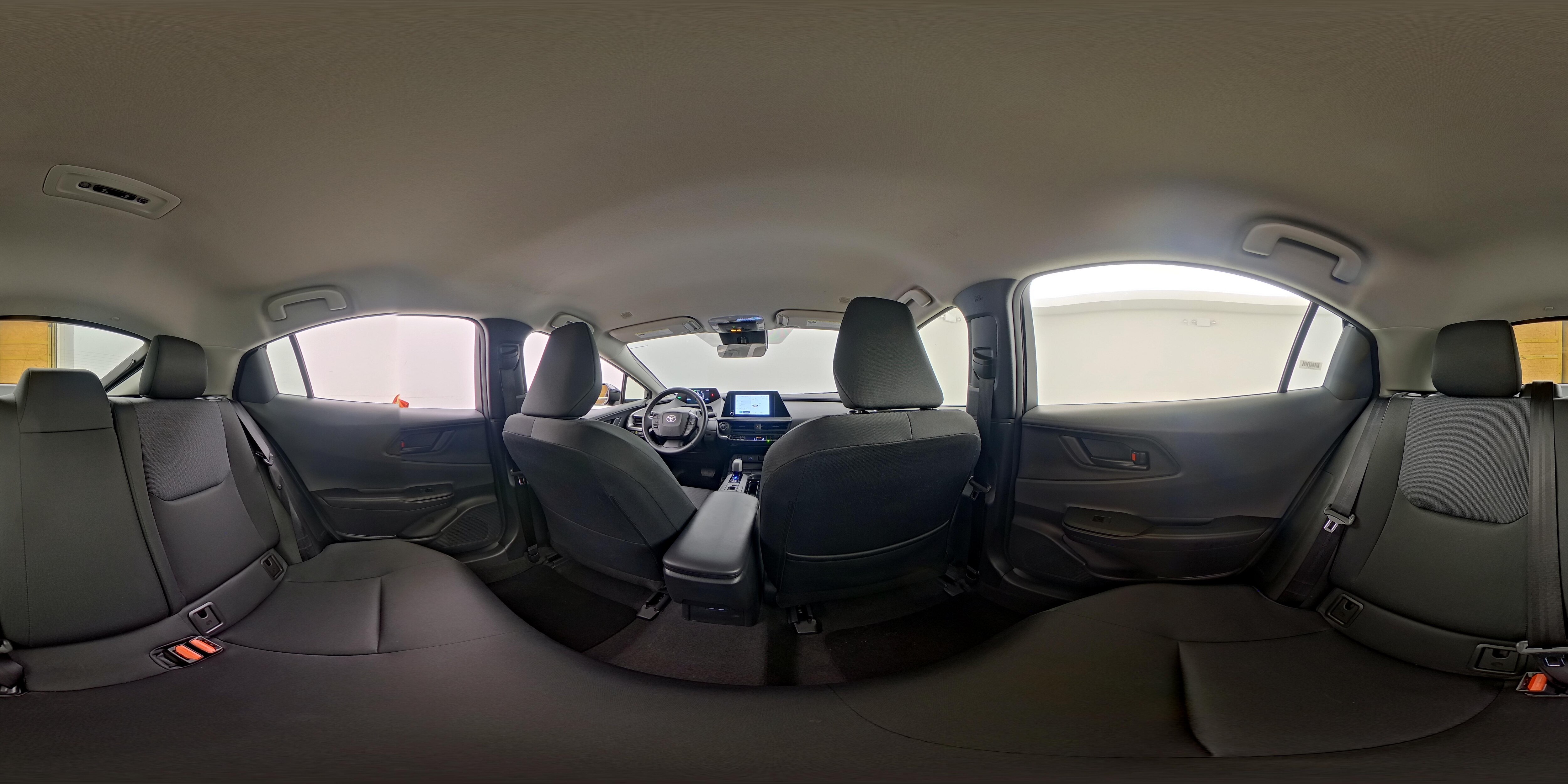 2025 Toyota Prius LE - Photo 25