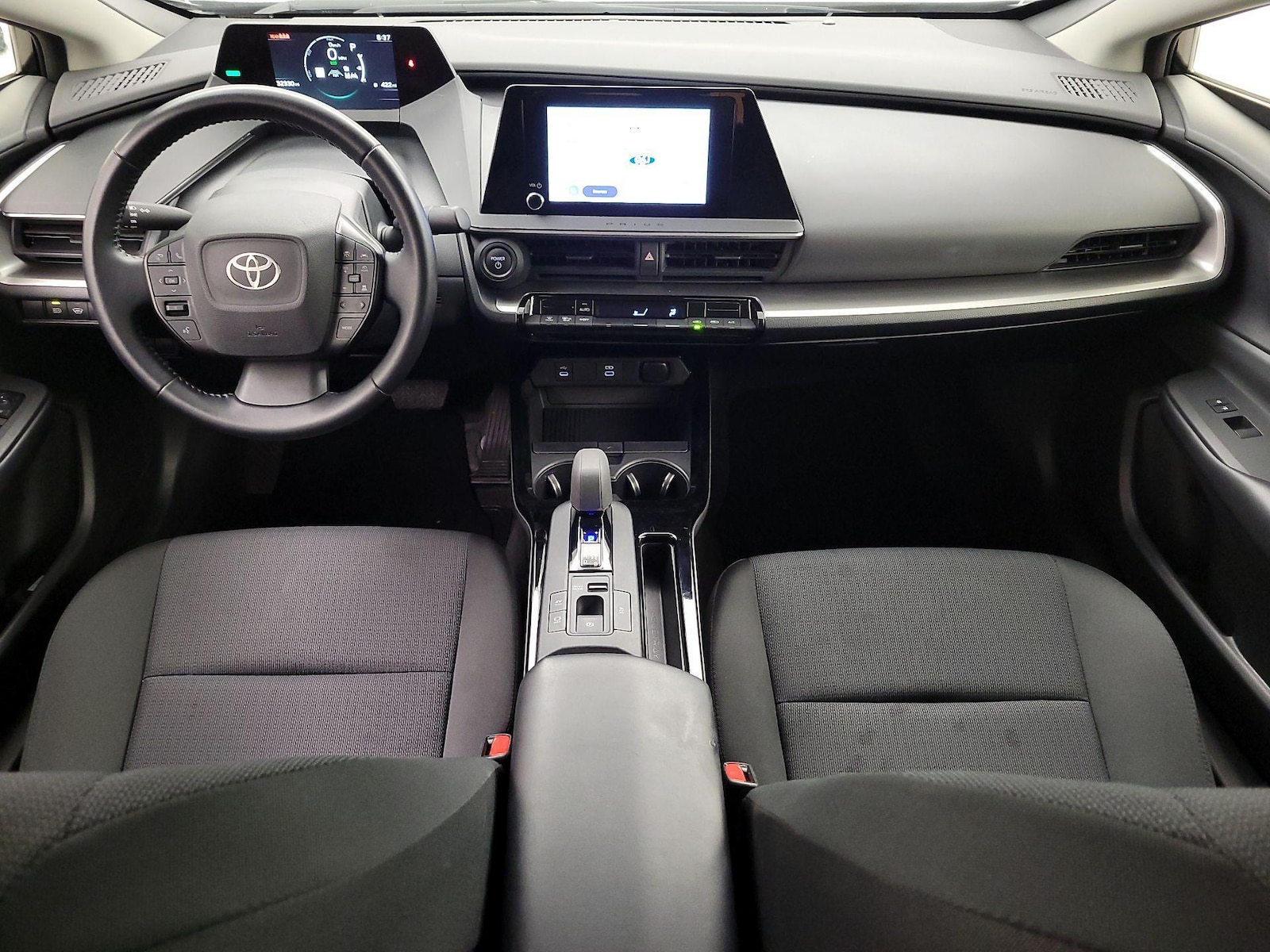 2025 Toyota Prius LE - Photo 10