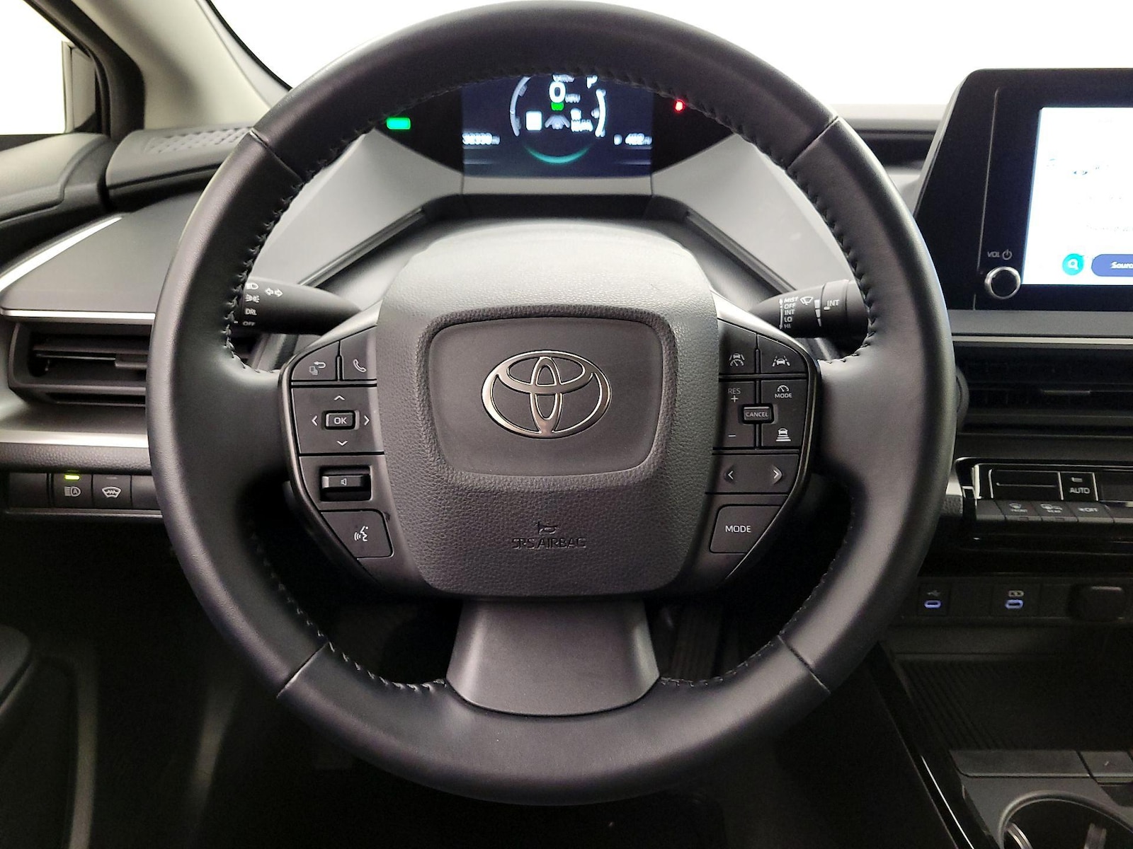 2025 Toyota Prius LE - Photo 11