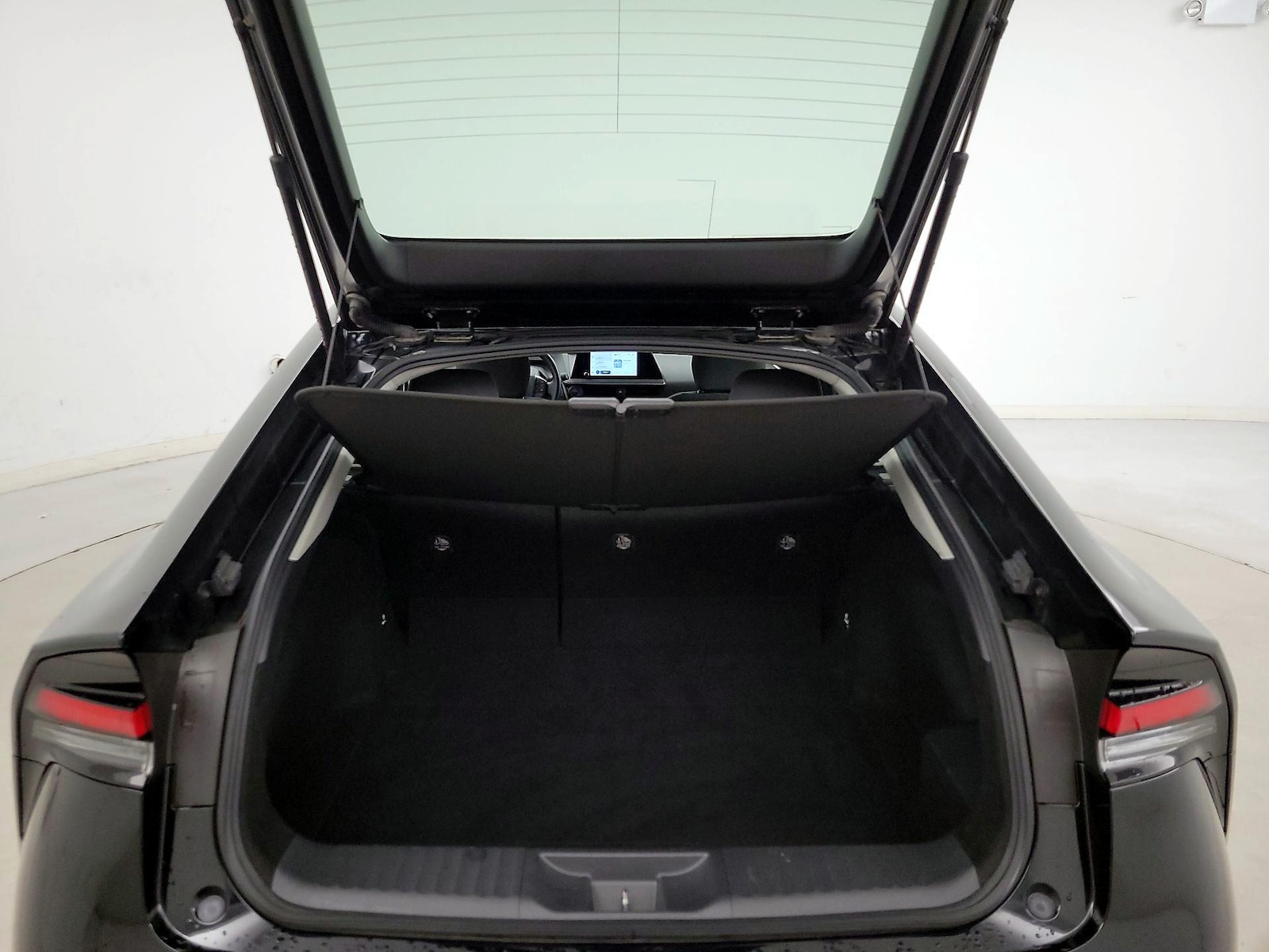 2025 Toyota Prius LE - Photo 21