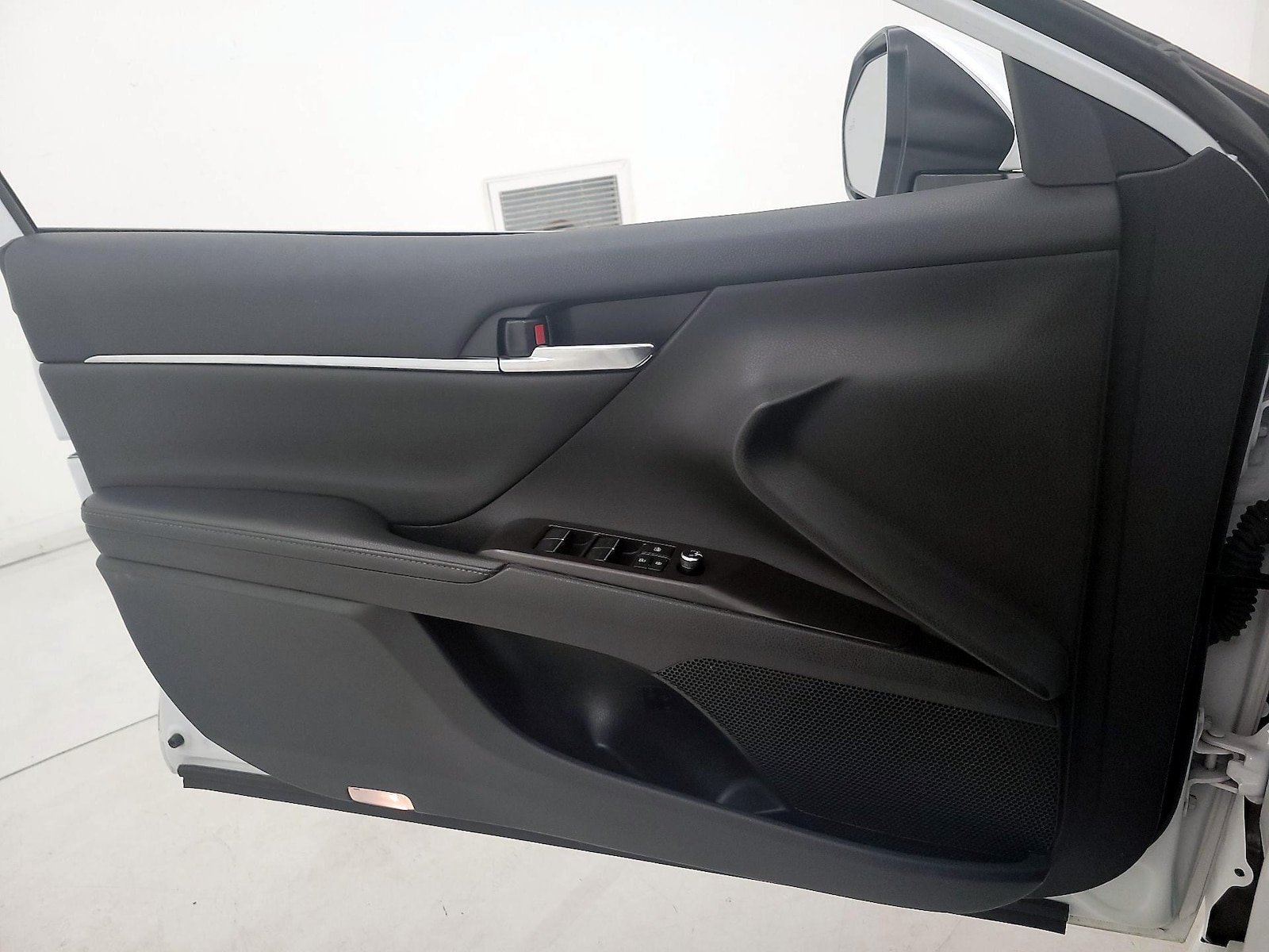 2024 Toyota Camry XLE - Photo 13